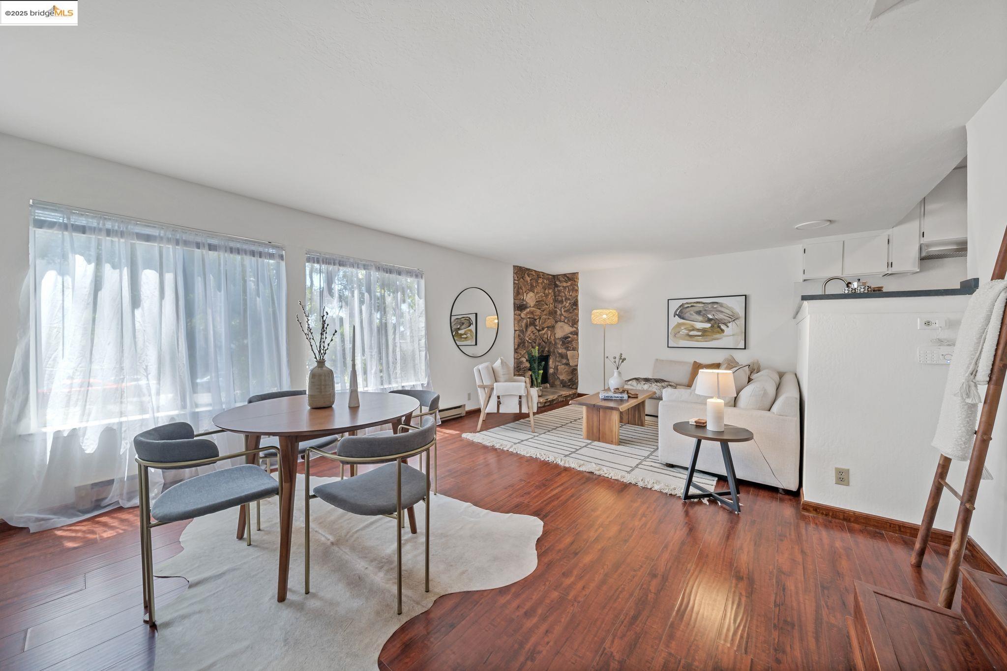 Detail Gallery Image 4 of 23 For 3501 35th Ave #2,  Oakland,  CA 94619 - 2 Beds | 1/1 Baths