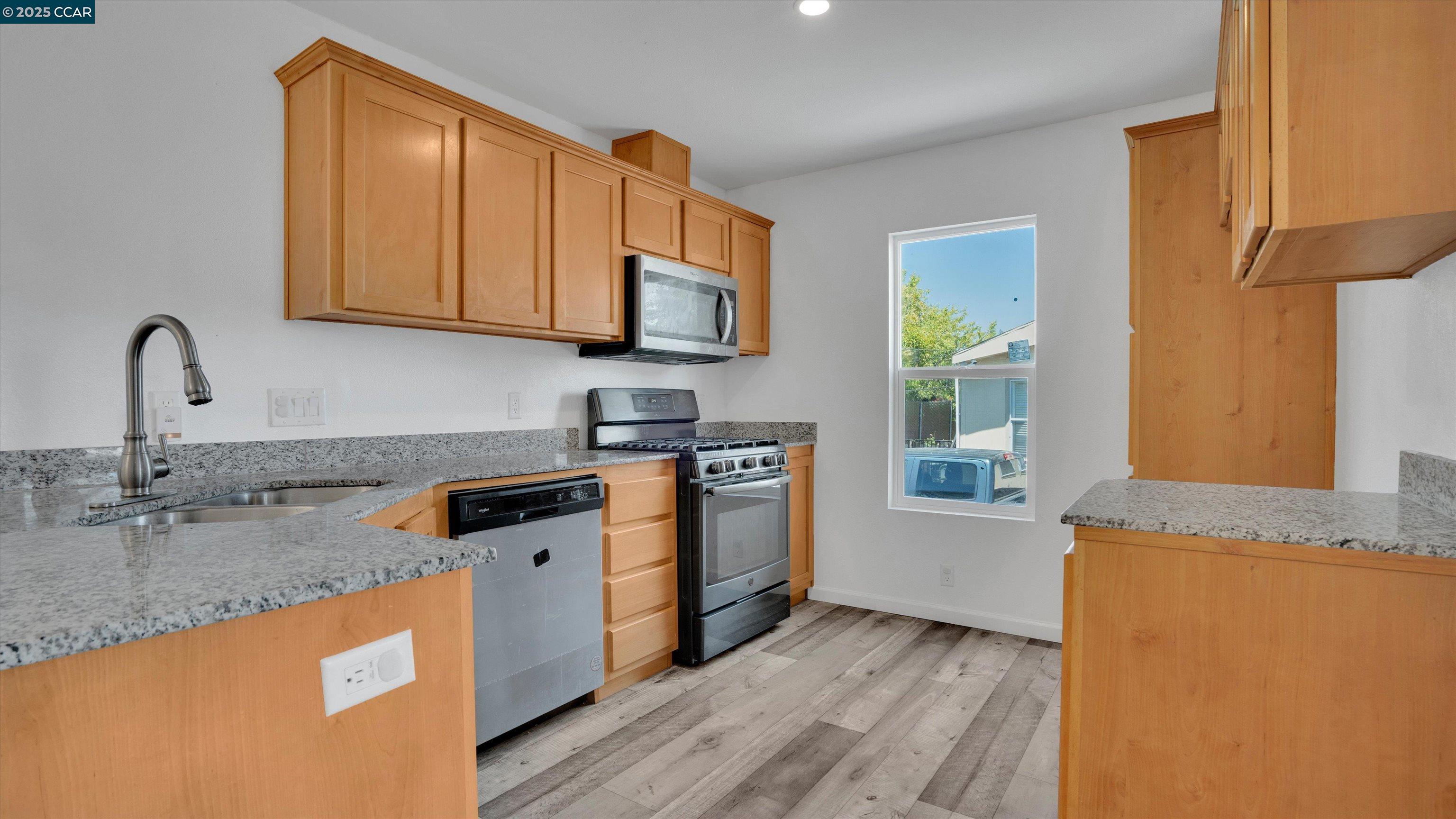 Detail Gallery Image 2 of 36 For 55 Pacifica Ave #97,  Bay Point,  CA 94565 - 3 Beds | 2 Baths
