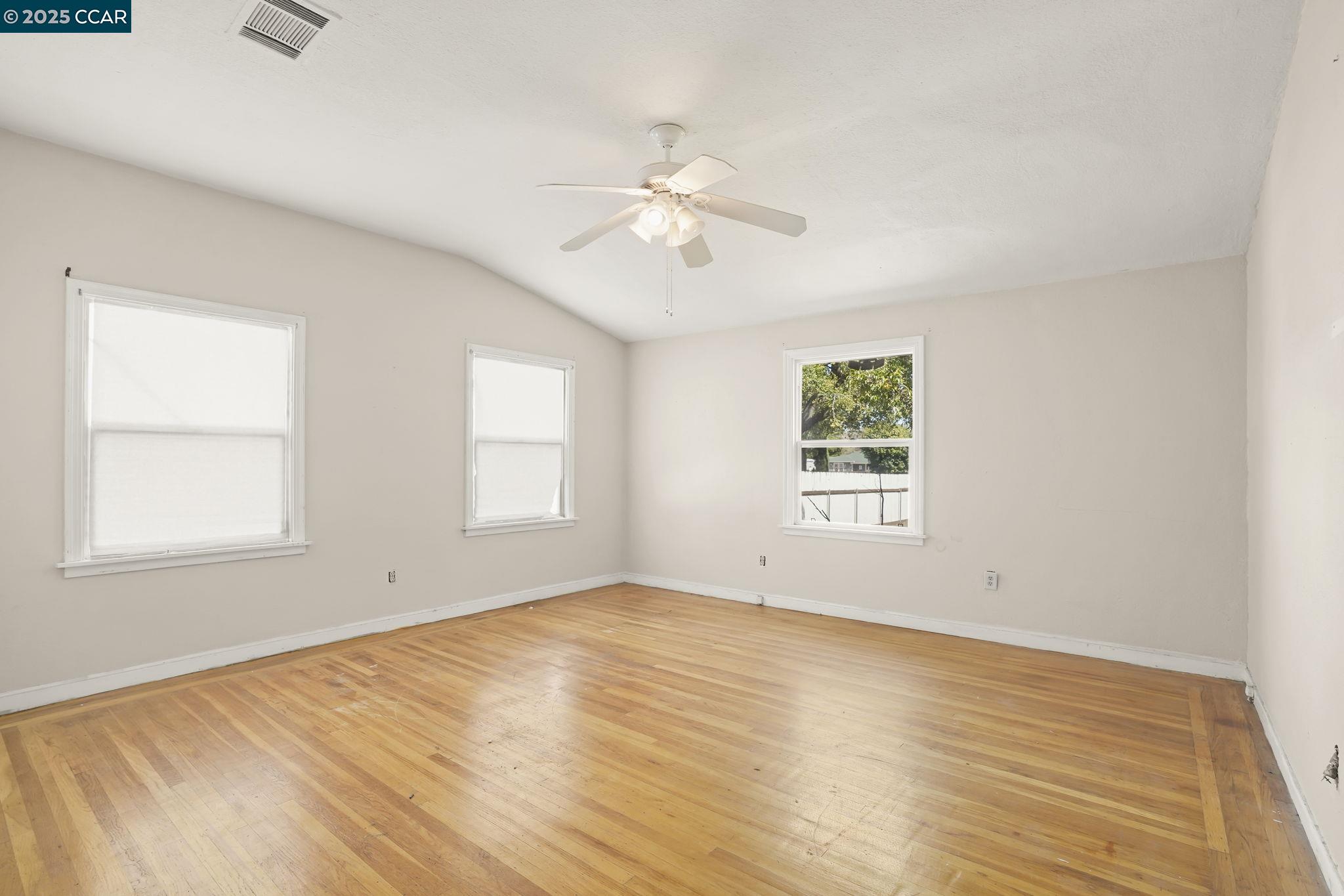 Detail Gallery Image 16 of 43 For 1561 Farm Bureau Rd, Concord,  CA 94519 - 3 Beds | 2 Baths