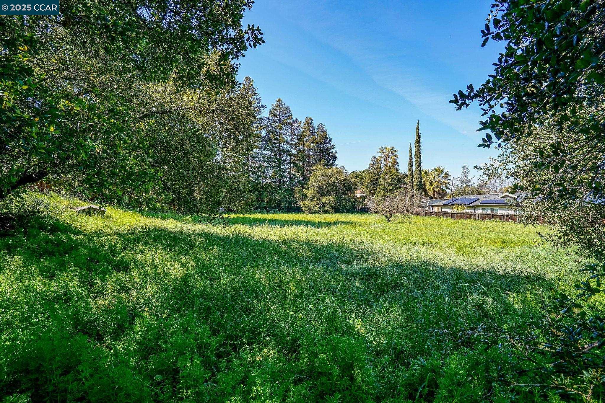 Detail Gallery Image 3 of 43 For 1561 Farm Bureau Rd, Concord,  CA 94519 - 3 Beds | 2 Baths