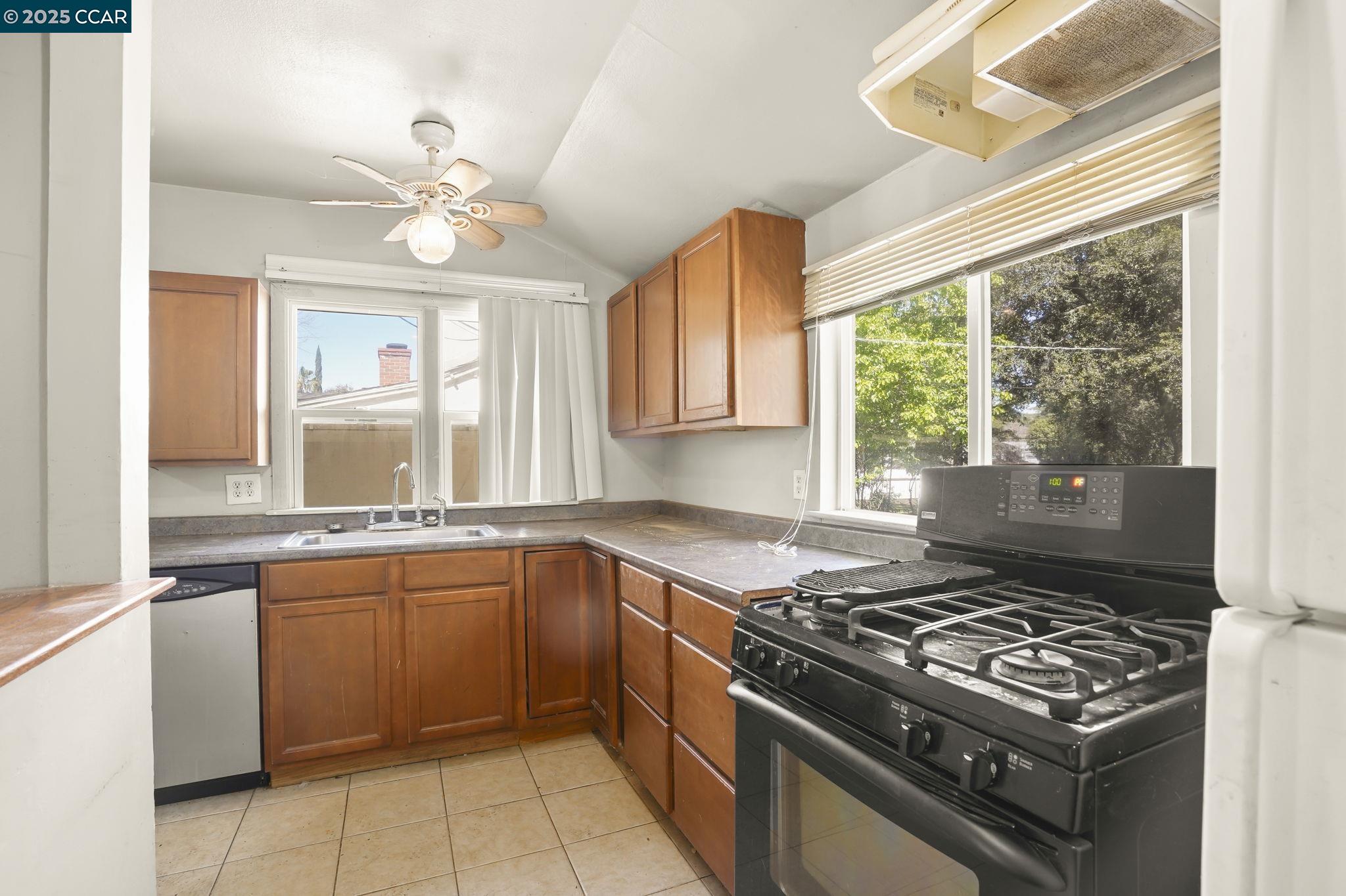 Detail Gallery Image 23 of 43 For 1561 Farm Bureau Rd, Concord,  CA 94519 - 3 Beds | 2 Baths