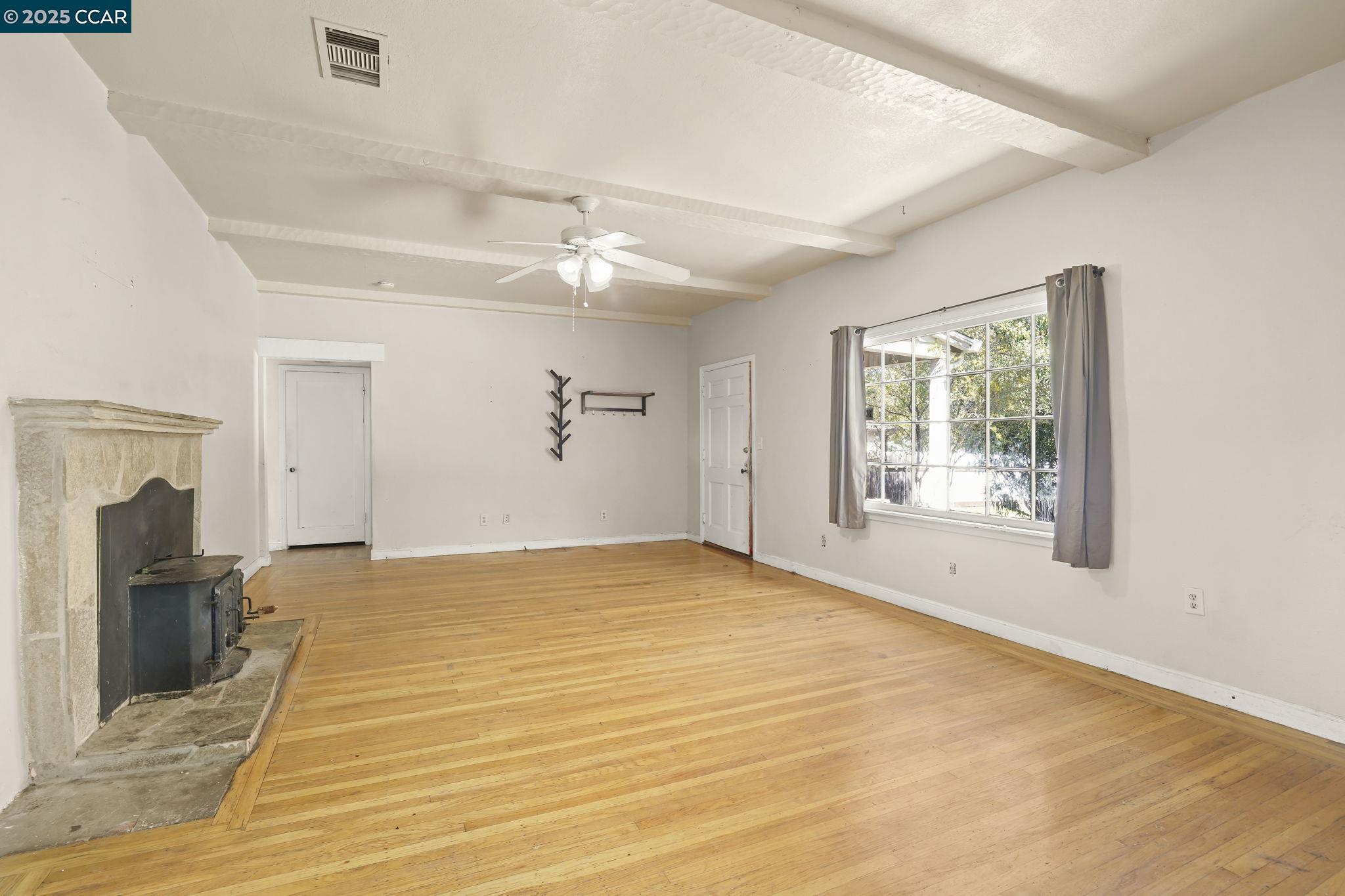 Detail Gallery Image 6 of 43 For 1561 Farm Bureau Rd, Concord,  CA 94519 - 3 Beds | 2 Baths