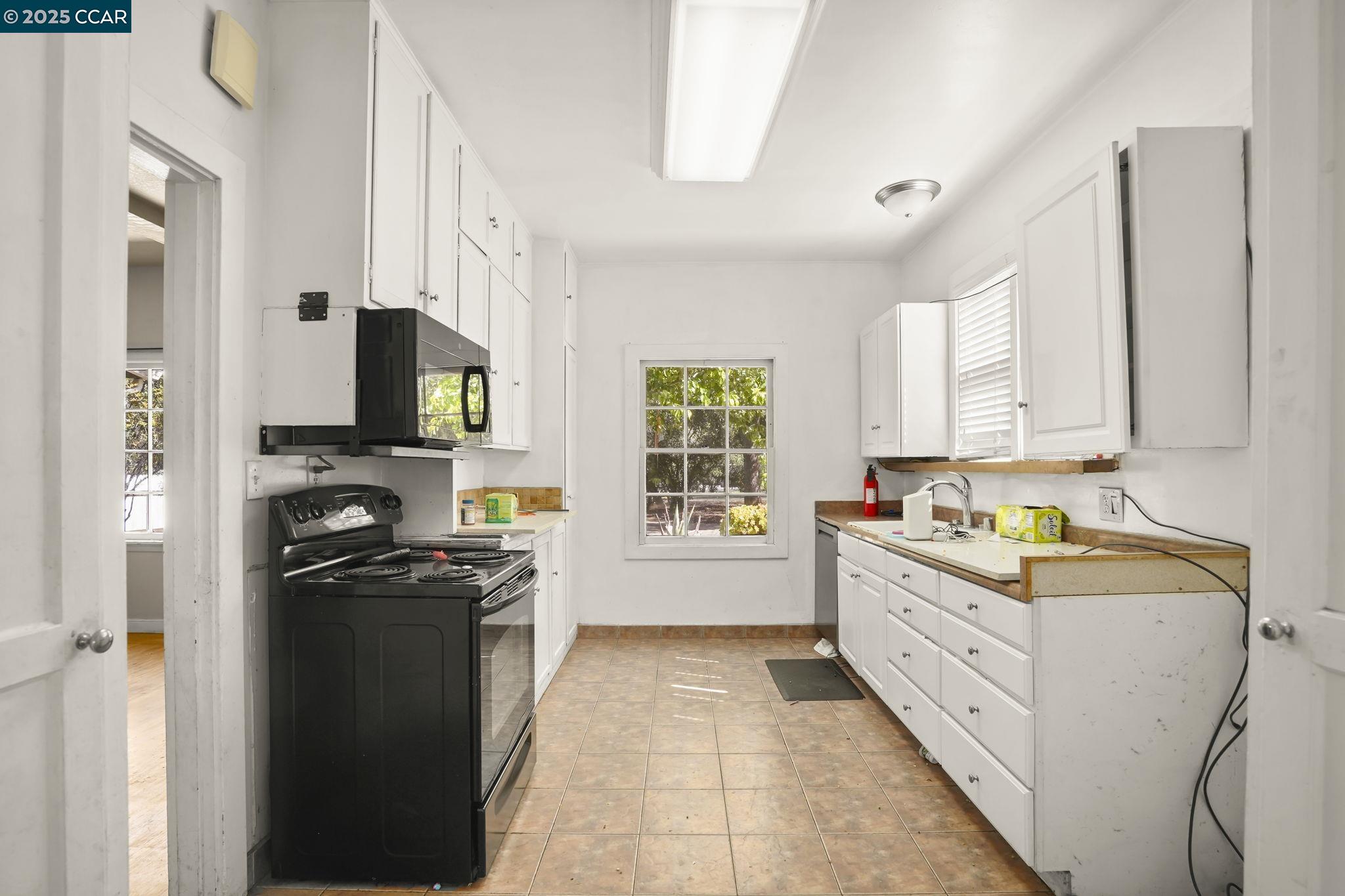 Detail Gallery Image 8 of 43 For 1561 Farm Bureau Rd, Concord,  CA 94519 - 3 Beds | 2 Baths