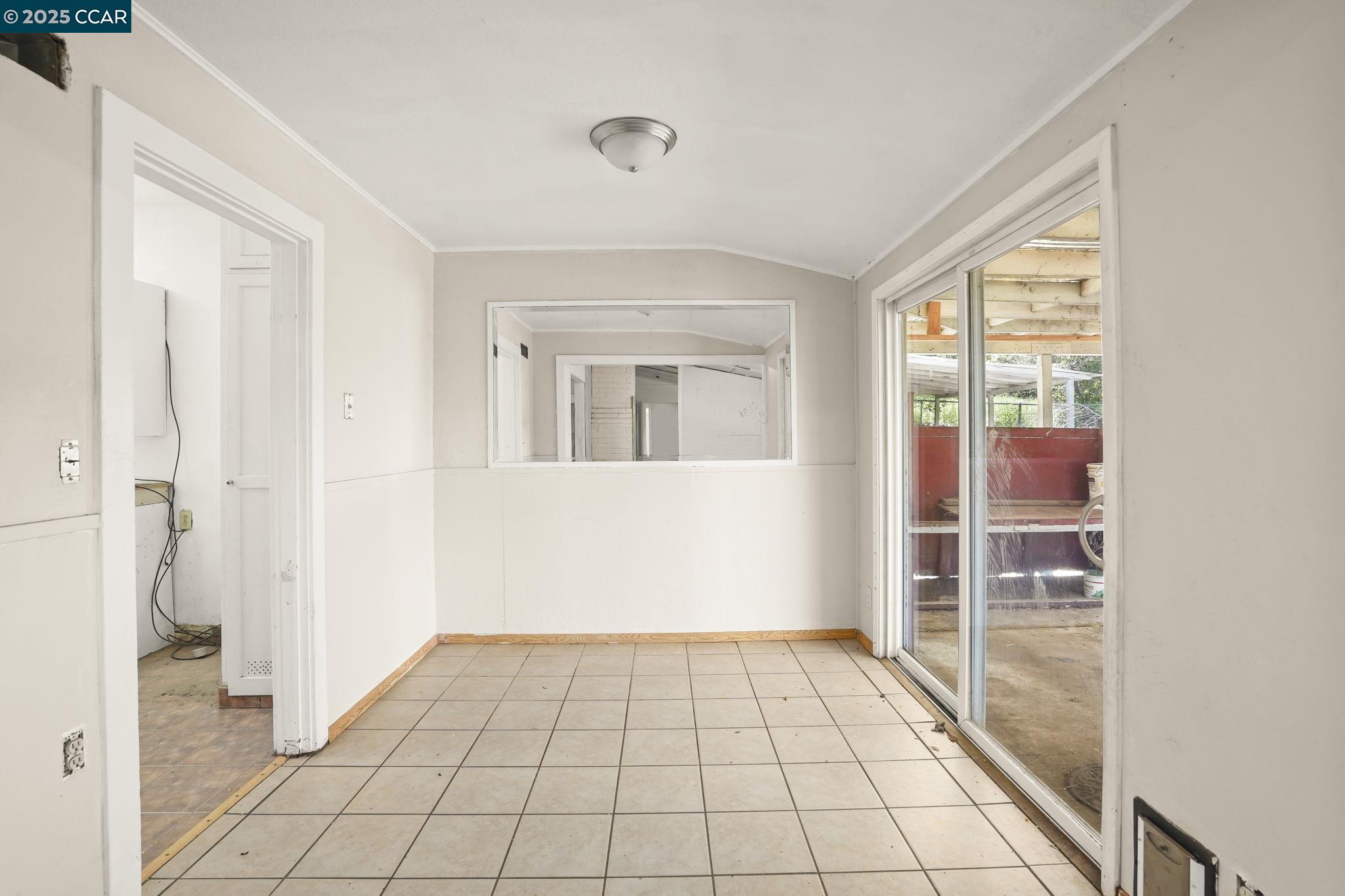 Detail Gallery Image 10 of 43 For 1561 Farm Bureau Rd, Concord,  CA 94519 - 3 Beds | 2 Baths