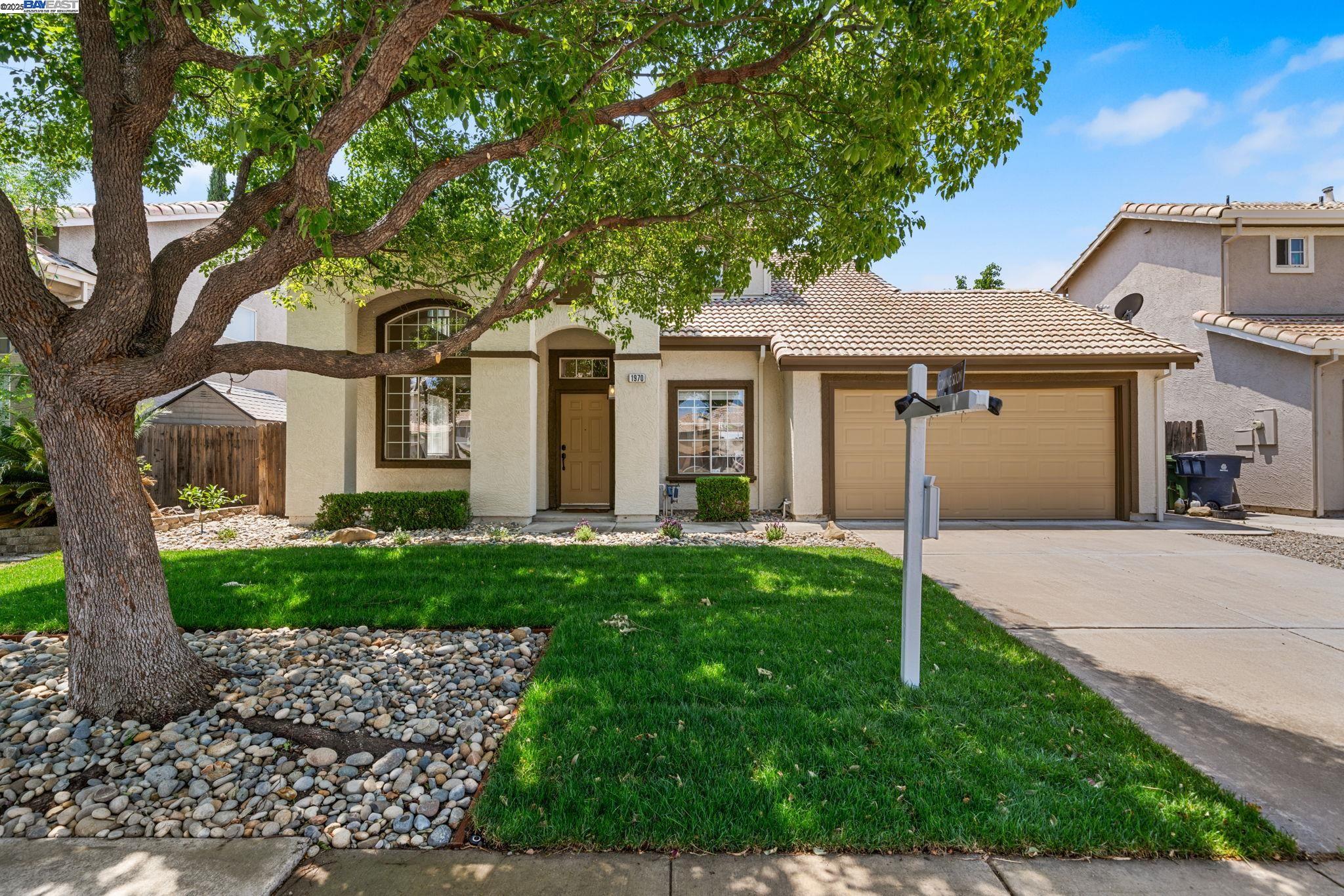Detail Gallery Image 3 of 35 For 1970 Knollcrest Ln, Tracy,  CA 95376 - 3 Beds | 2/1 Baths