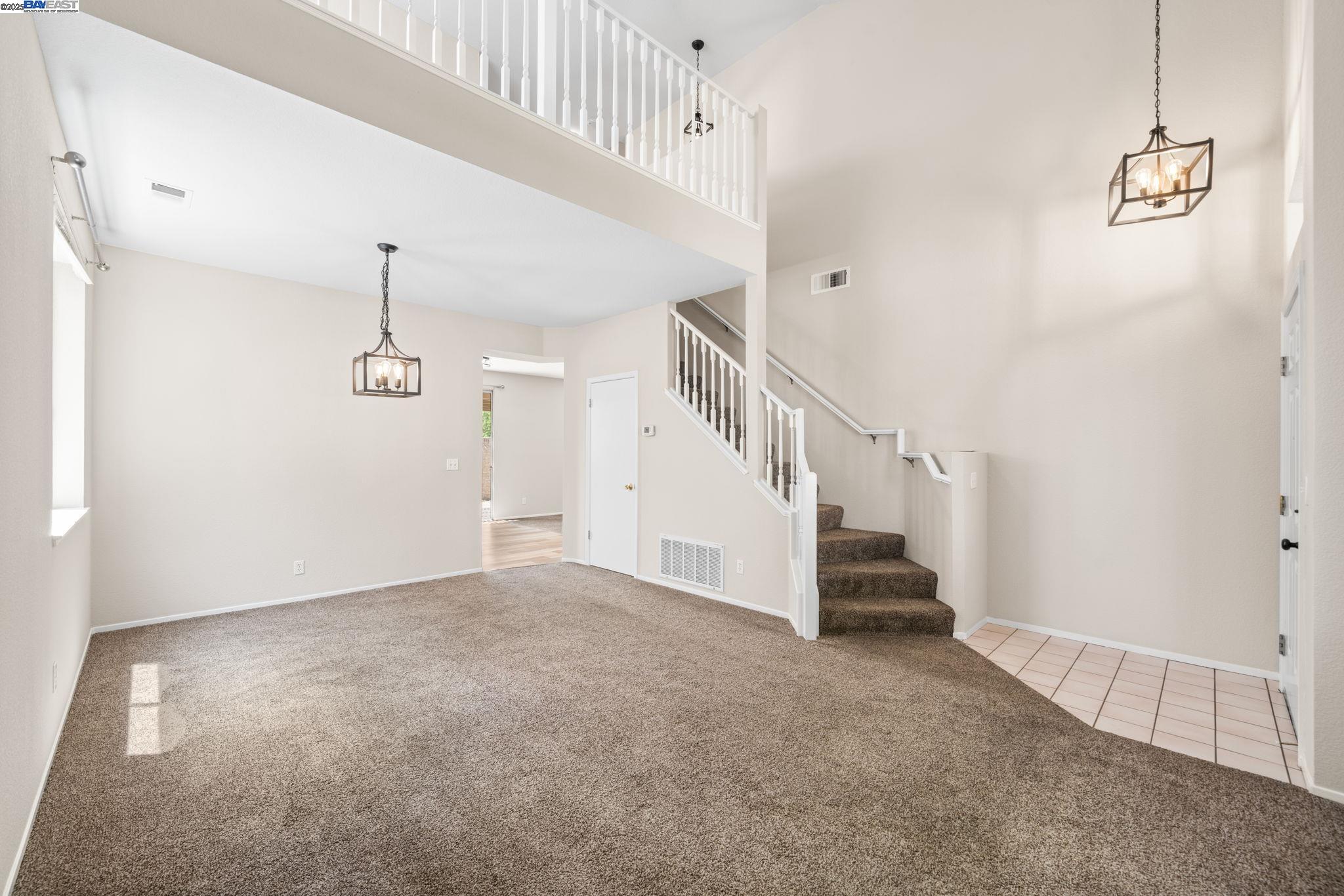 Detail Gallery Image 4 of 35 For 1970 Knollcrest Ln, Tracy,  CA 95376 - 3 Beds | 2/1 Baths