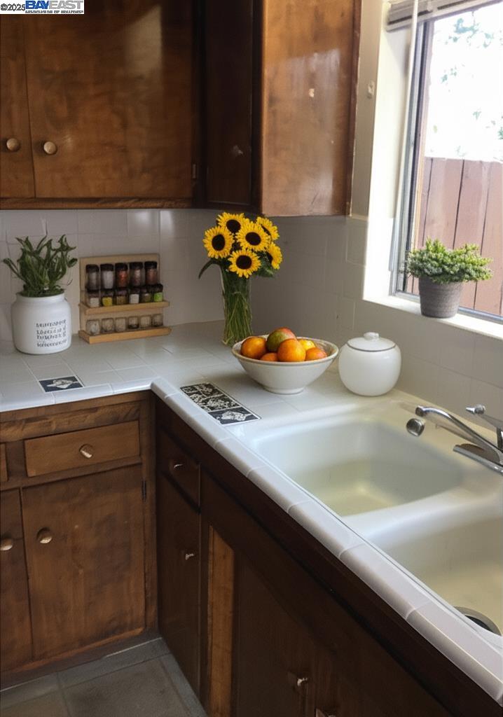 710 10th, Davis, California 95616, 3 Bedrooms Bedrooms, 5 Rooms Rooms,1 BathroomBathrooms,Residential Lease,For Rent,710 10th,41102532