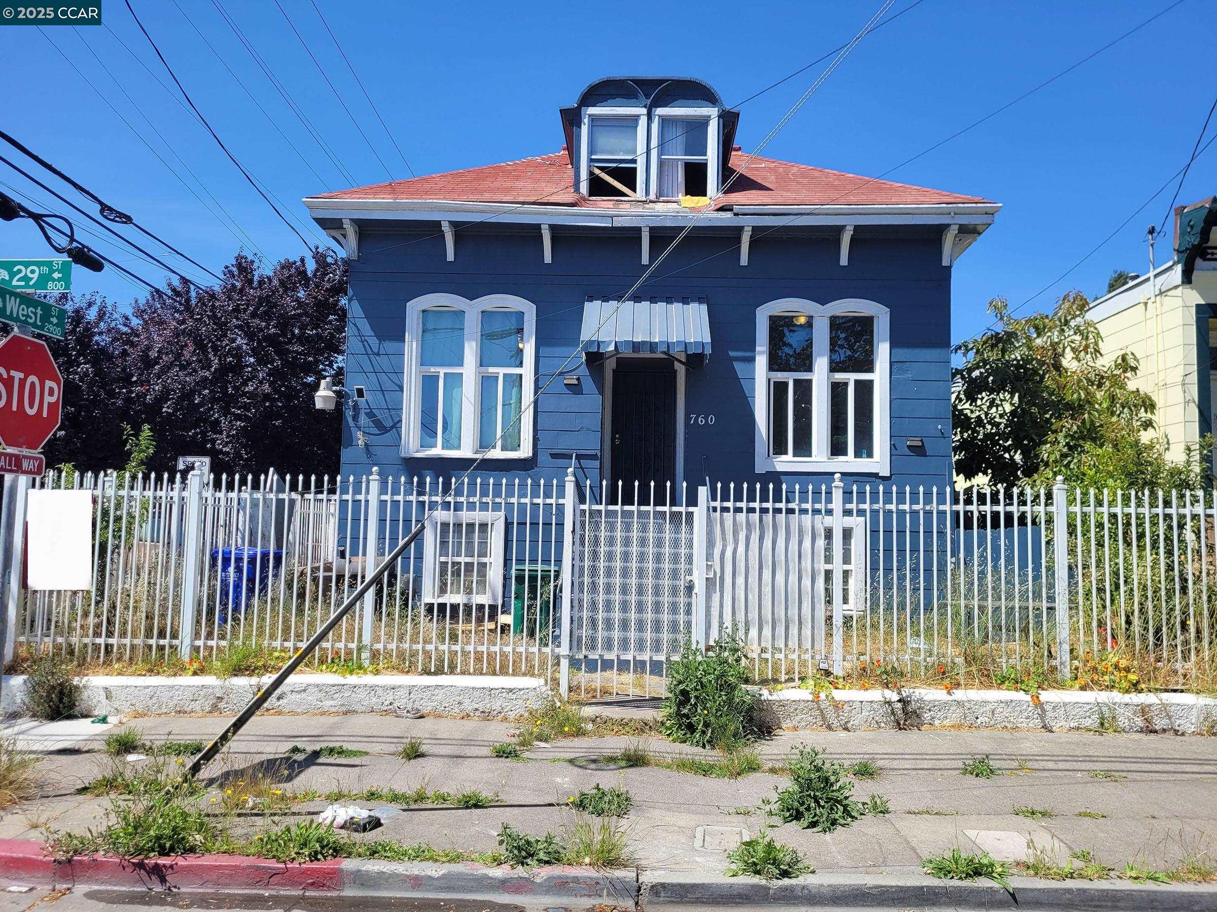 Detail Gallery Image 5 of 5 For 760 29th Street, Oakland,  CA 94609 - 10 Beds | 3/1 Baths