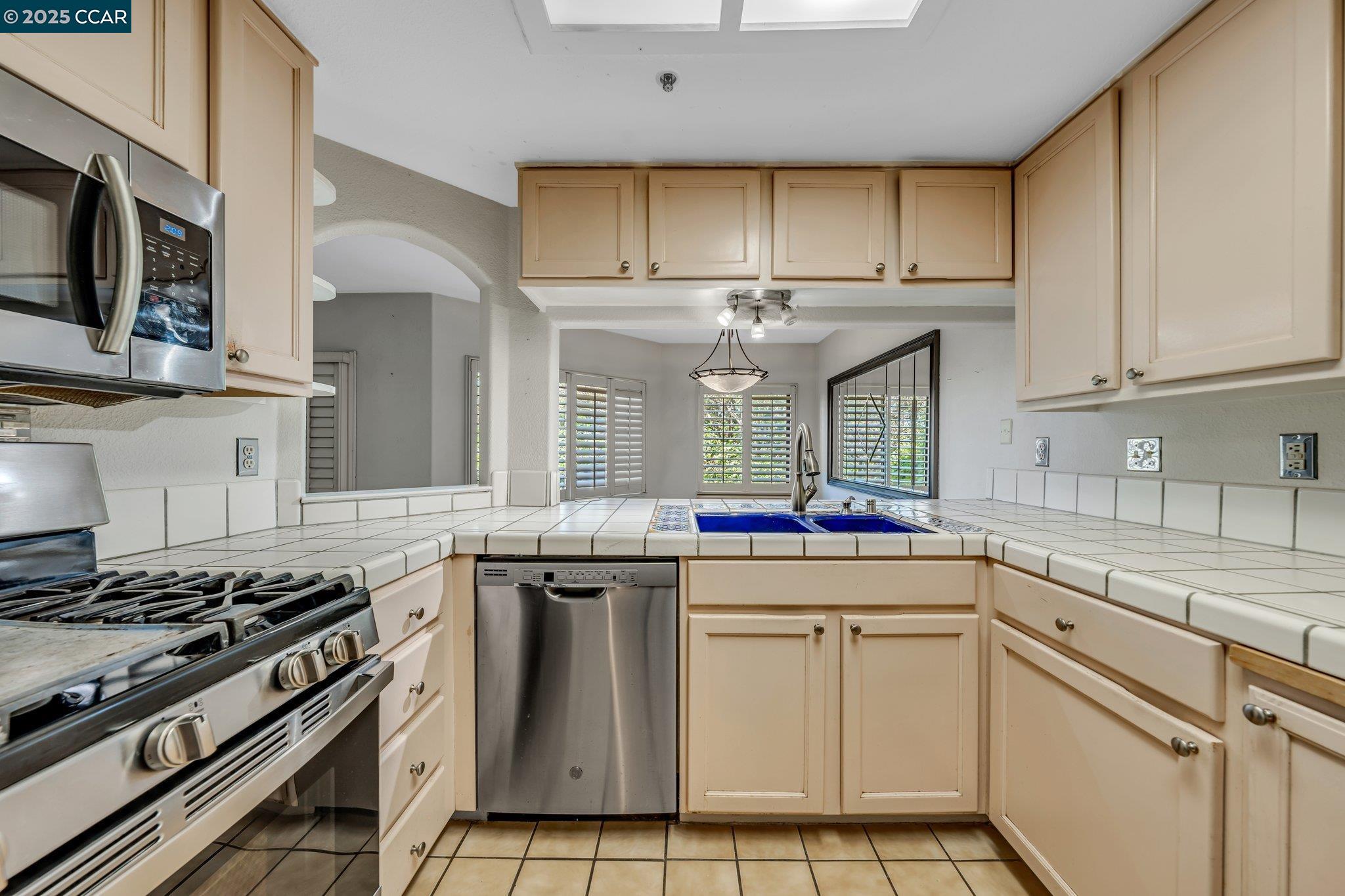 Photo #12: 41102534 Listing: Photo #12