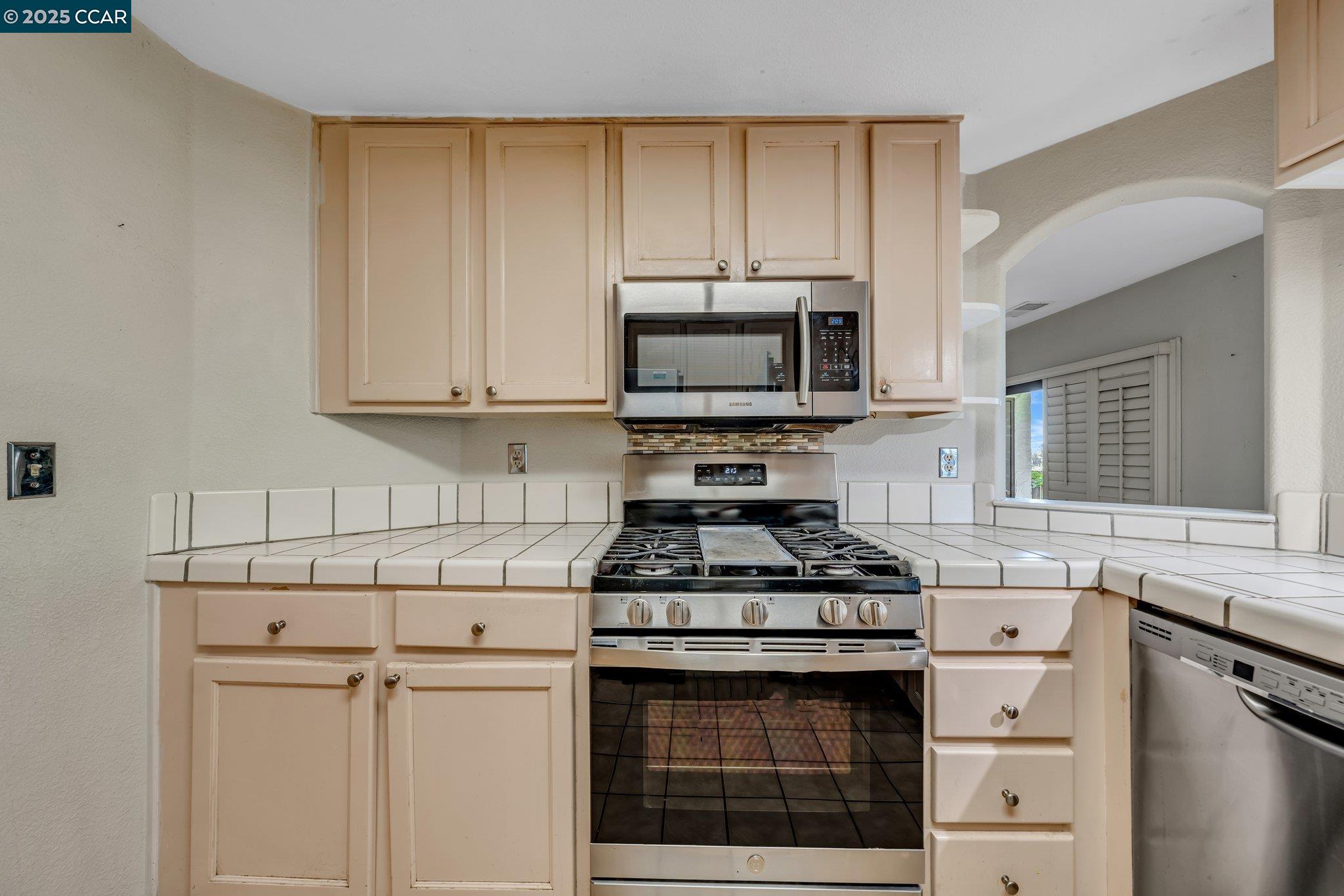 Photo #13: 41102534 Listing: Photo #13
