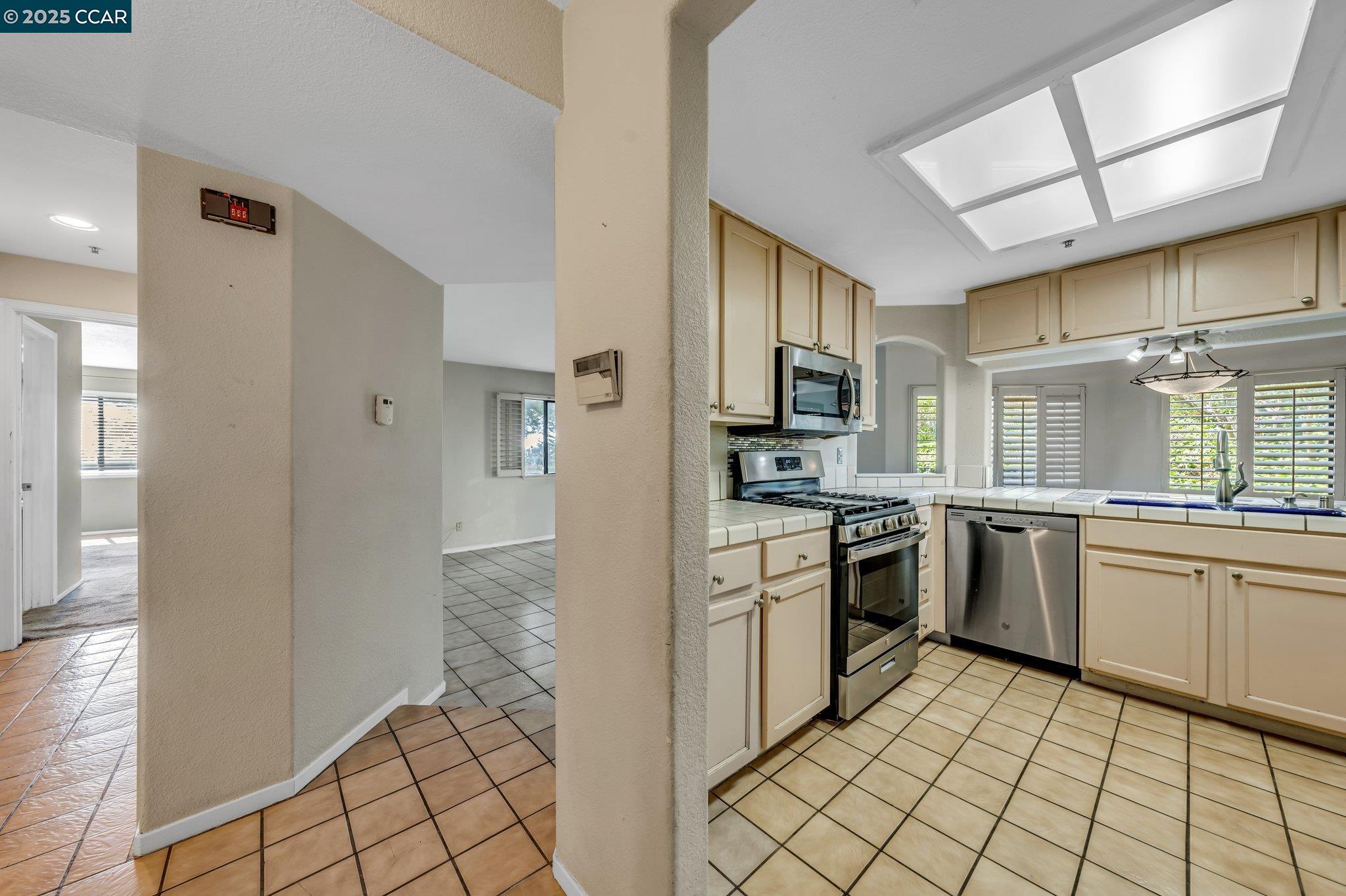 Photo #14: 41102534 Listing: Photo #14
