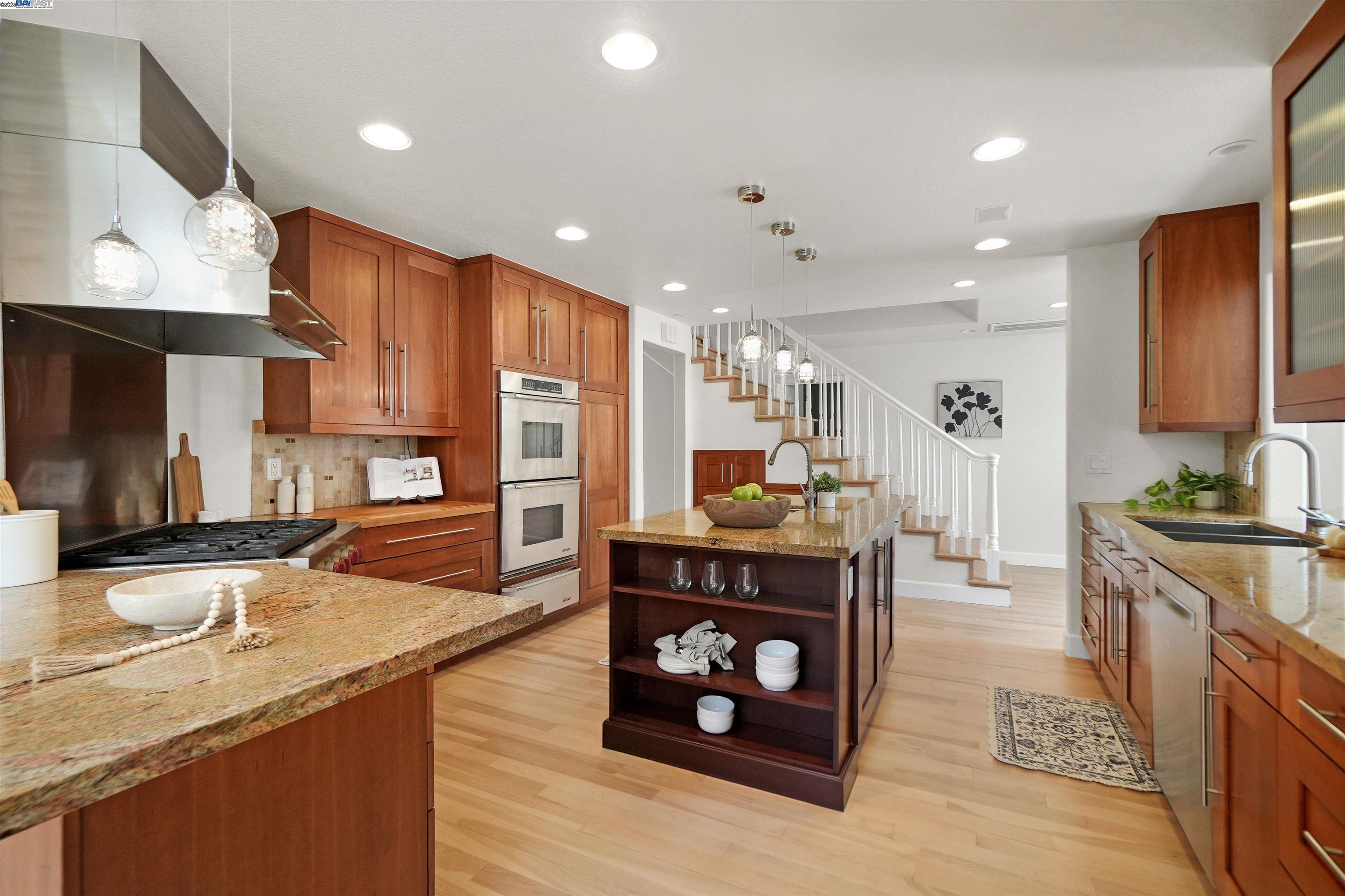 Detail Gallery Image 11 of 55 For 4400 Sandalwood Dr, Pleasanton,  CA 94588 - 4 Beds | 2 Baths