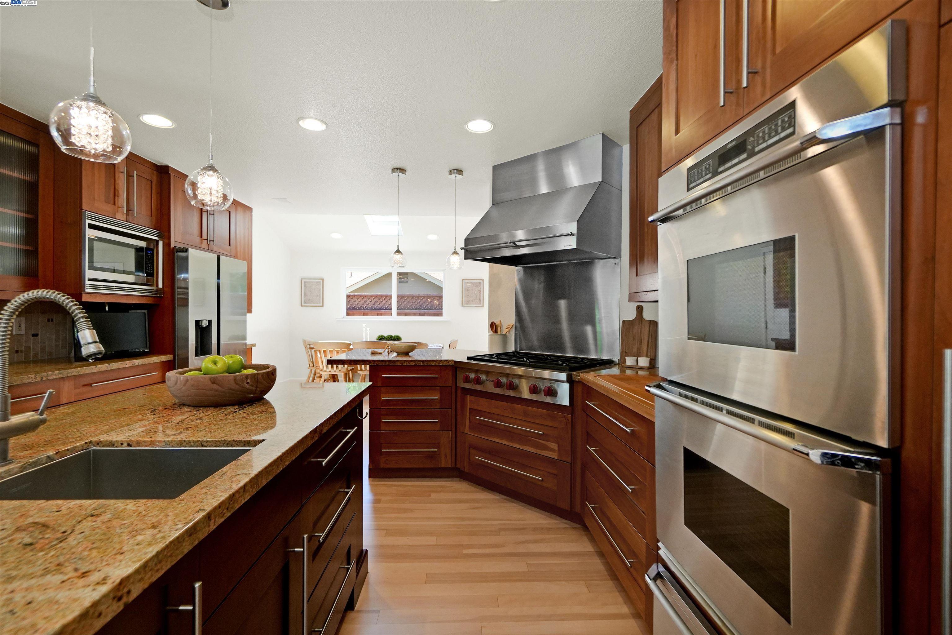 Detail Gallery Image 15 of 55 For 4400 Sandalwood Dr, Pleasanton,  CA 94588 - 4 Beds | 2 Baths