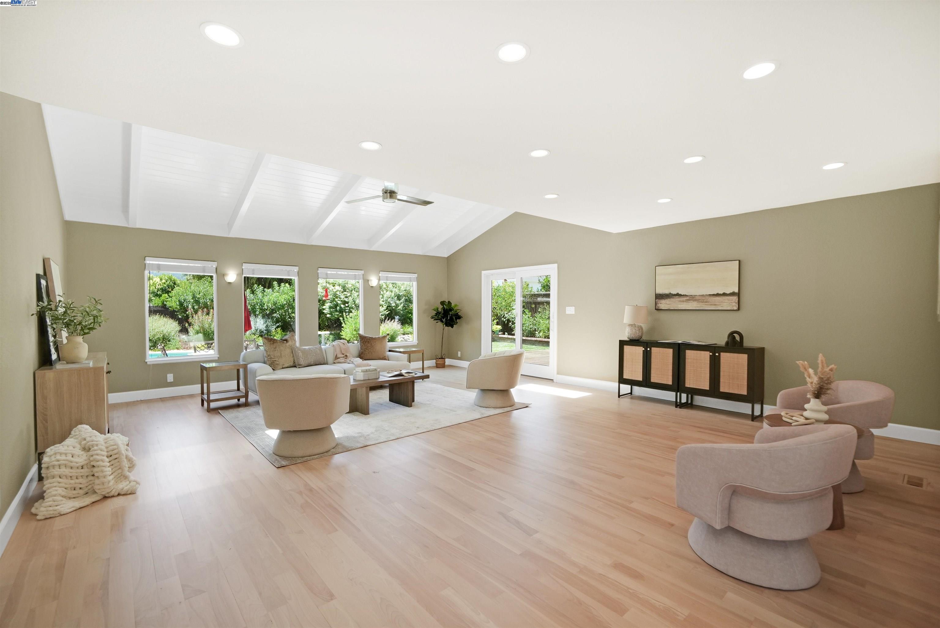 Detail Gallery Image 4 of 55 For 4400 Sandalwood Dr, Pleasanton,  CA 94588 - 4 Beds | 2 Baths