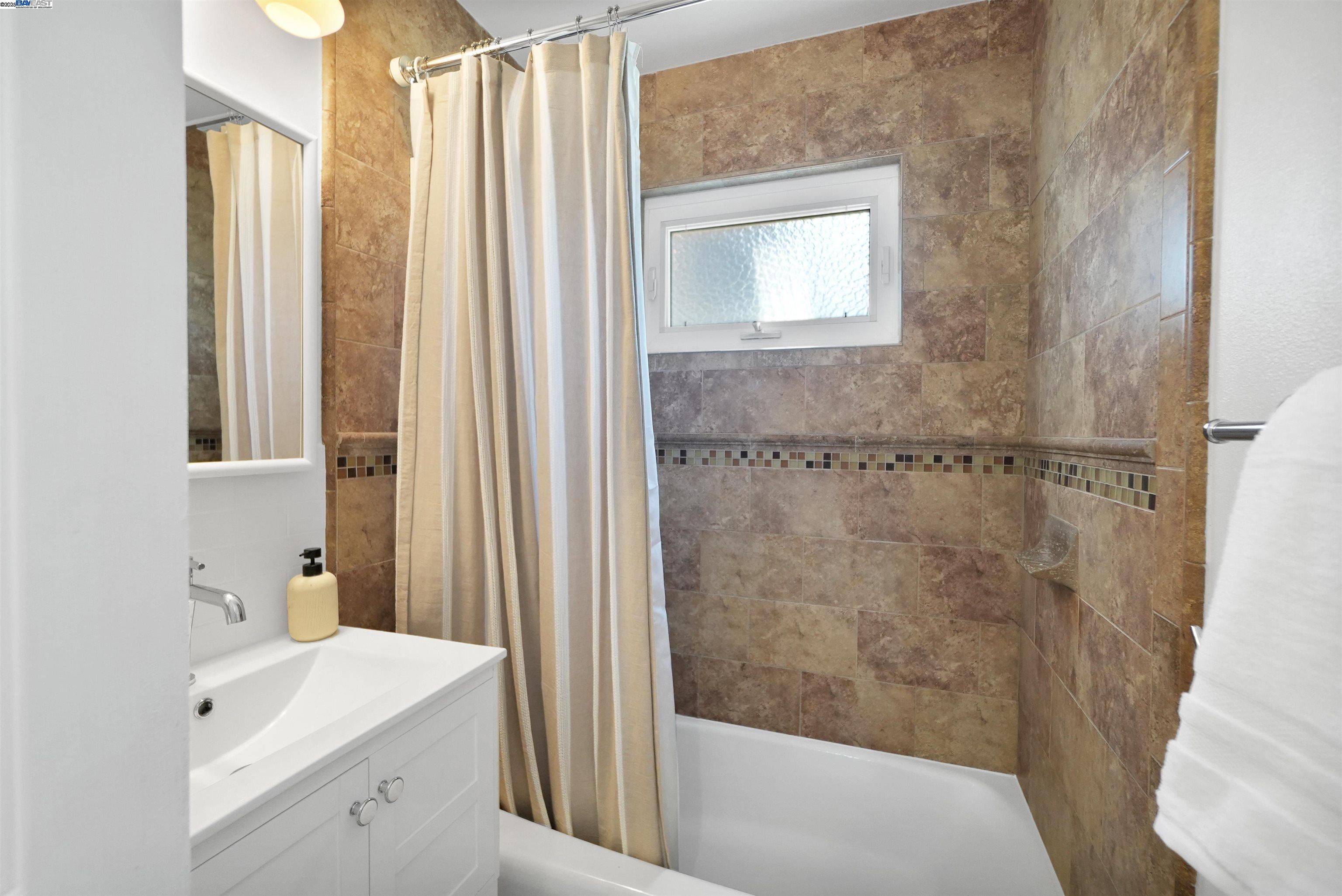 Detail Gallery Image 34 of 55 For 4400 Sandalwood Dr, Pleasanton,  CA 94588 - 4 Beds | 2 Baths