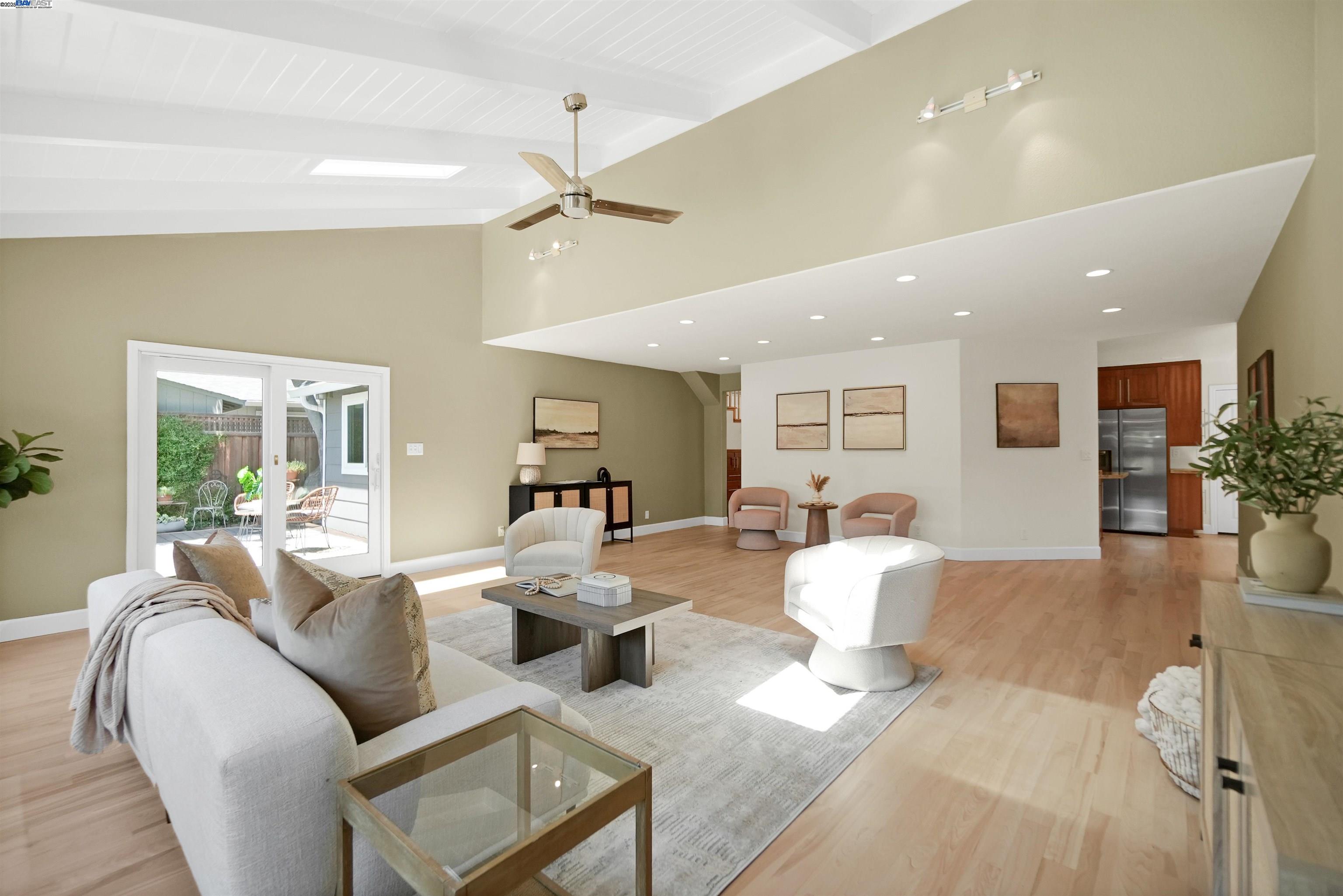 Detail Gallery Image 5 of 55 For 4400 Sandalwood Dr, Pleasanton,  CA 94588 - 4 Beds | 2 Baths