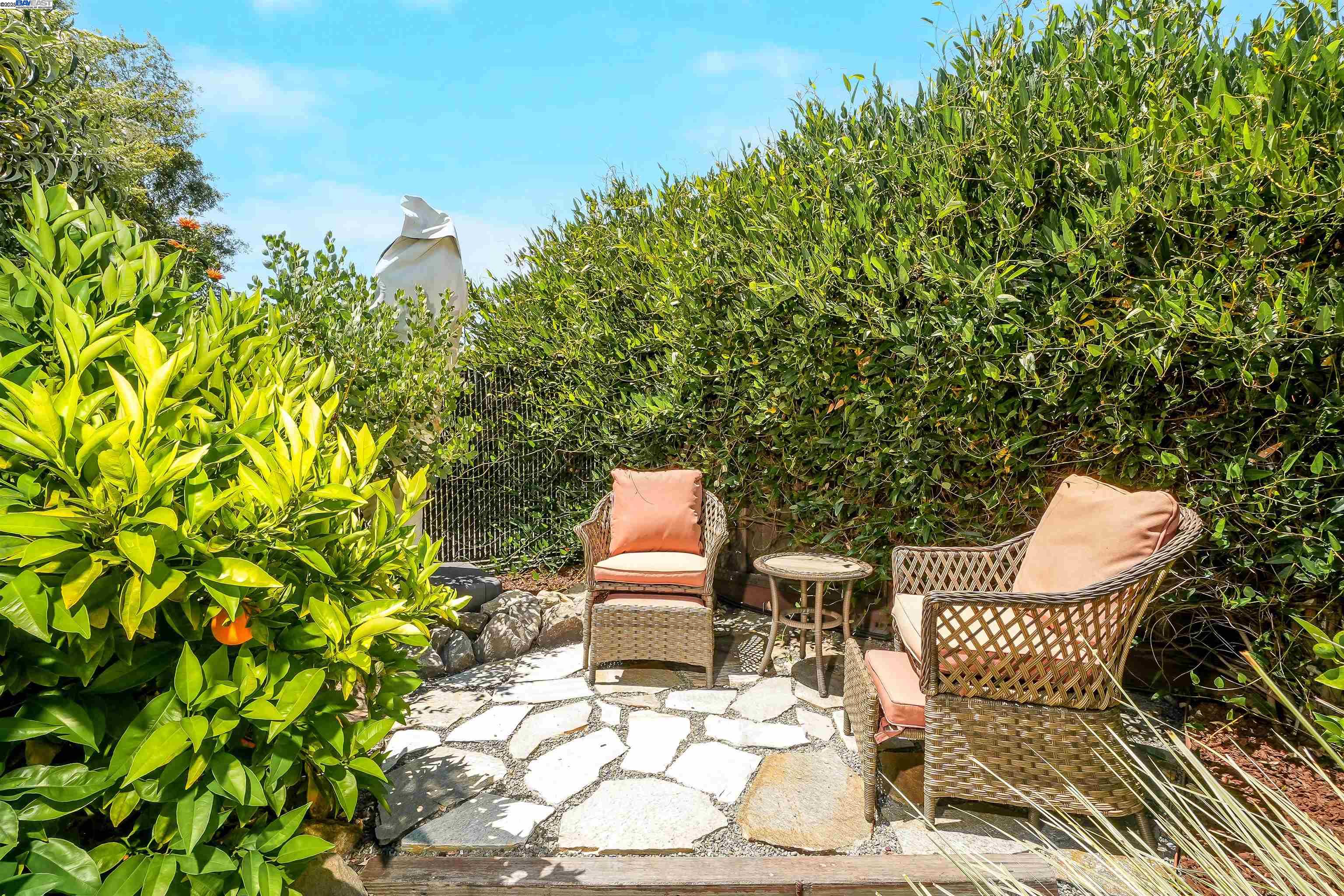 Detail Gallery Image 42 of 55 For 4400 Sandalwood Dr, Pleasanton,  CA 94588 - 4 Beds | 2 Baths