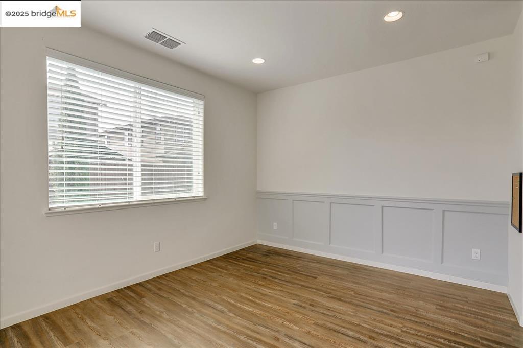 Detail Gallery Image 13 of 26 For 809 Bluestone Dr, Oakley,  CA 94561-3066 - 4 Beds | 3 Baths