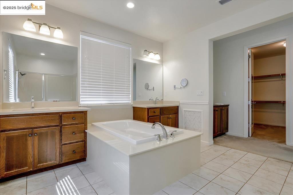 Detail Gallery Image 16 of 26 For 809 Bluestone Dr, Oakley,  CA 94561-3066 - 4 Beds | 3 Baths
