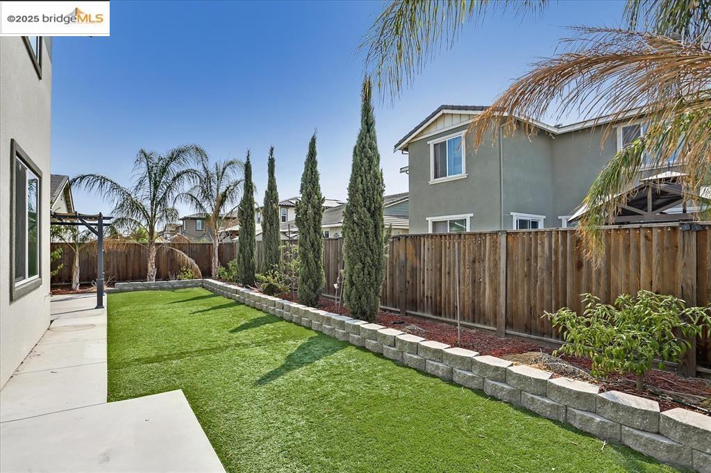 Detail Gallery Image 22 of 26 For 809 Bluestone Dr, Oakley,  CA 94561-3066 - 4 Beds | 3 Baths