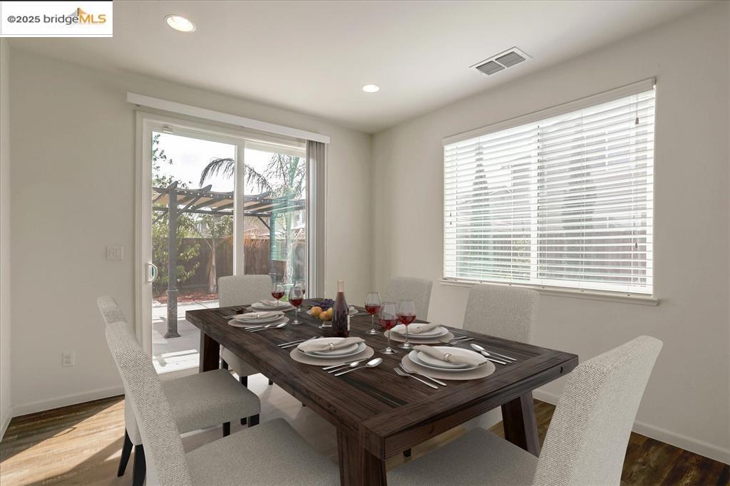 Detail Gallery Image 5 of 26 For 809 Bluestone Dr, Oakley,  CA 94561-3066 - 4 Beds | 3 Baths