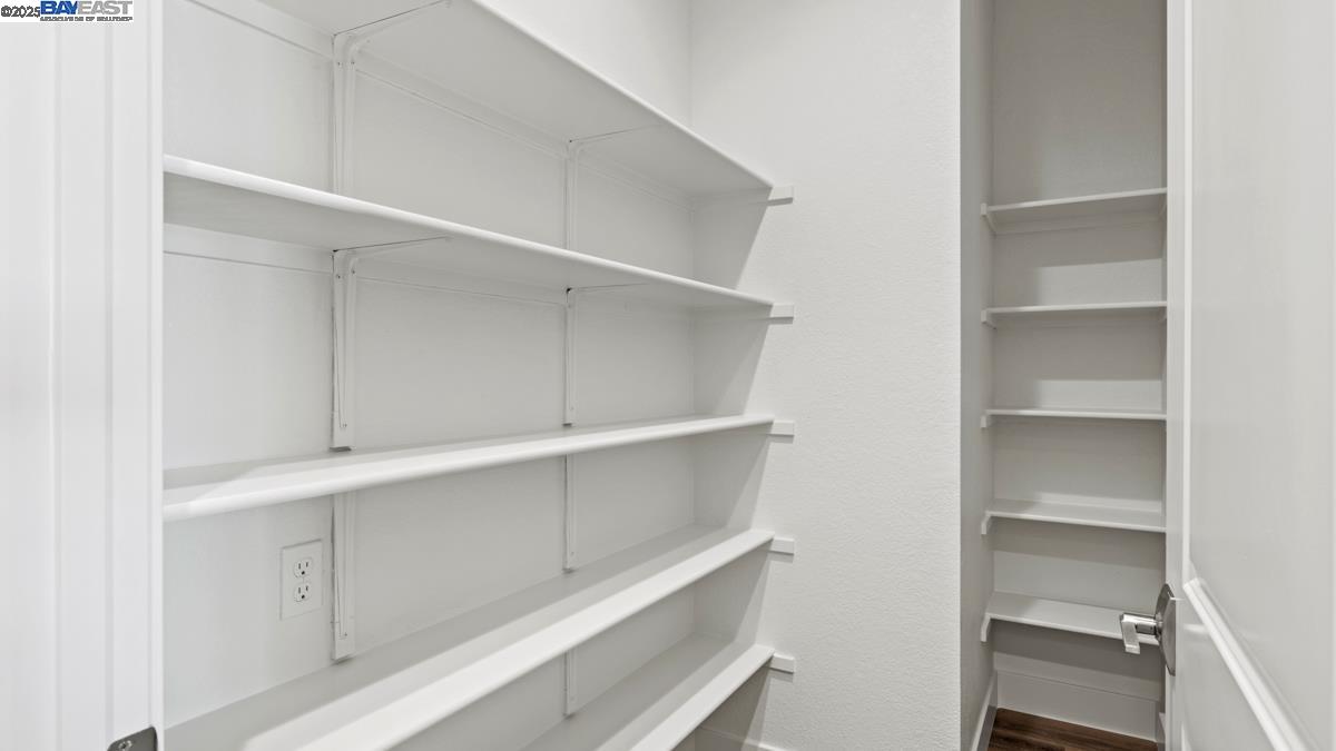 Detail Gallery Image 12 of 38 For 1049 Heathridge Street, Manteca,  CA 95336 - 2 Beds | 2 Baths