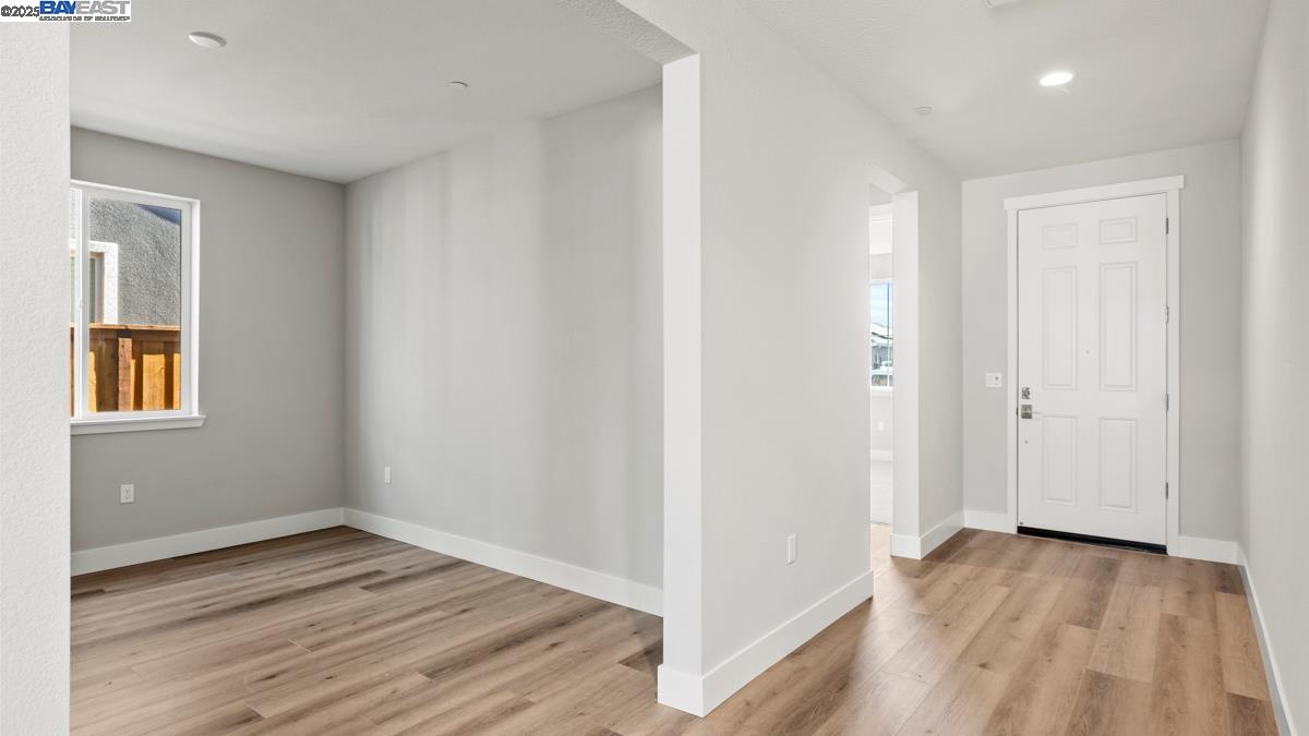 Detail Gallery Image 13 of 38 For 1049 Heathridge Street, Manteca,  CA 95336 - 2 Beds | 2 Baths