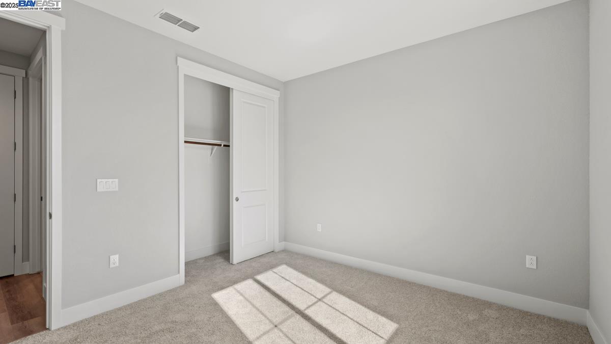Detail Gallery Image 16 of 38 For 1049 Heathridge Street, Manteca,  CA 95336 - 2 Beds | 2 Baths