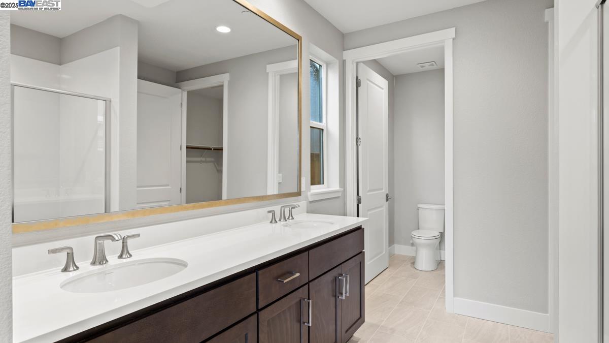 Detail Gallery Image 23 of 38 For 1049 Heathridge Street, Manteca,  CA 95336 - 2 Beds | 2 Baths