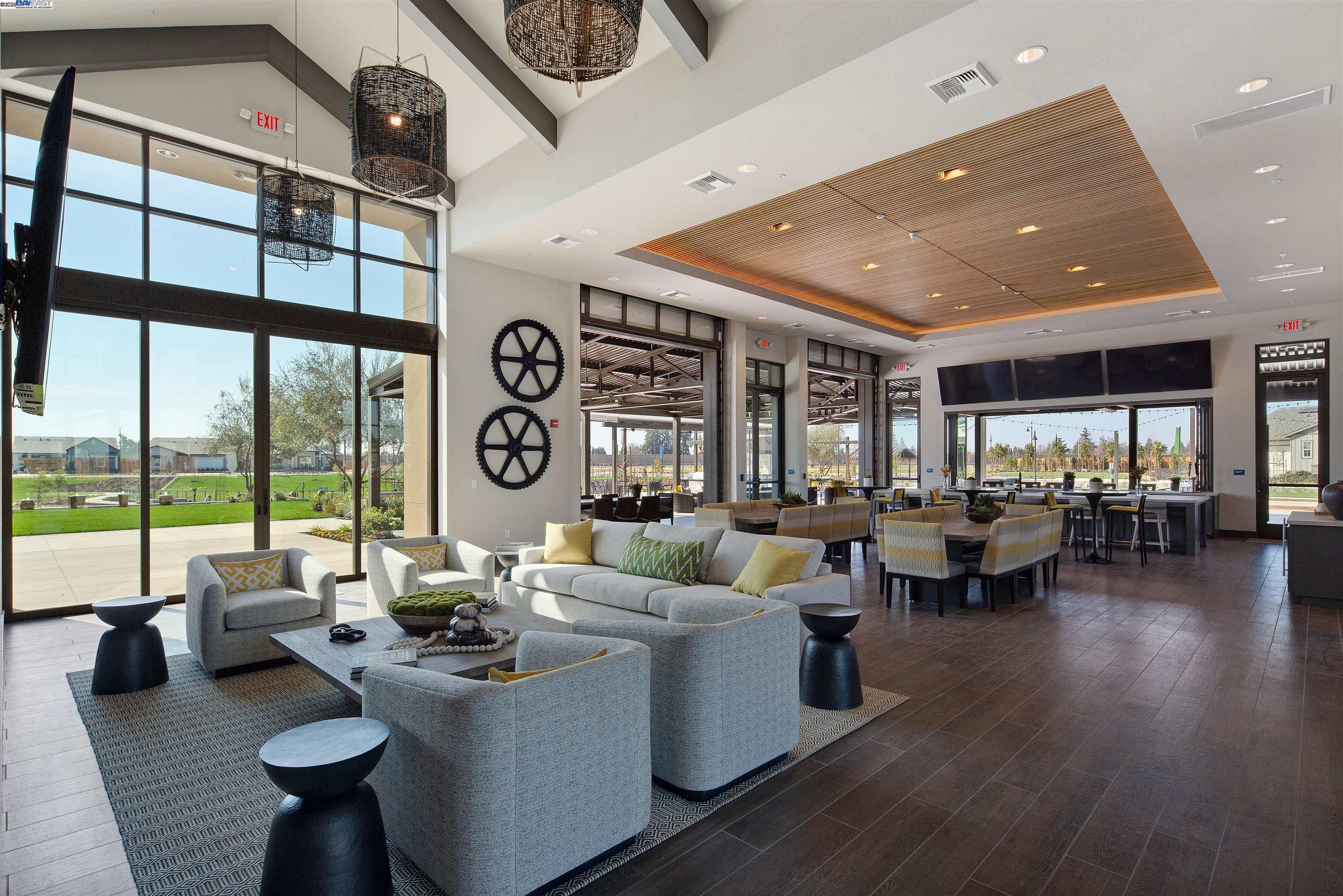 Detail Gallery Image 28 of 38 For 1049 Heathridge Street, Manteca,  CA 95336 - 2 Beds | 2 Baths