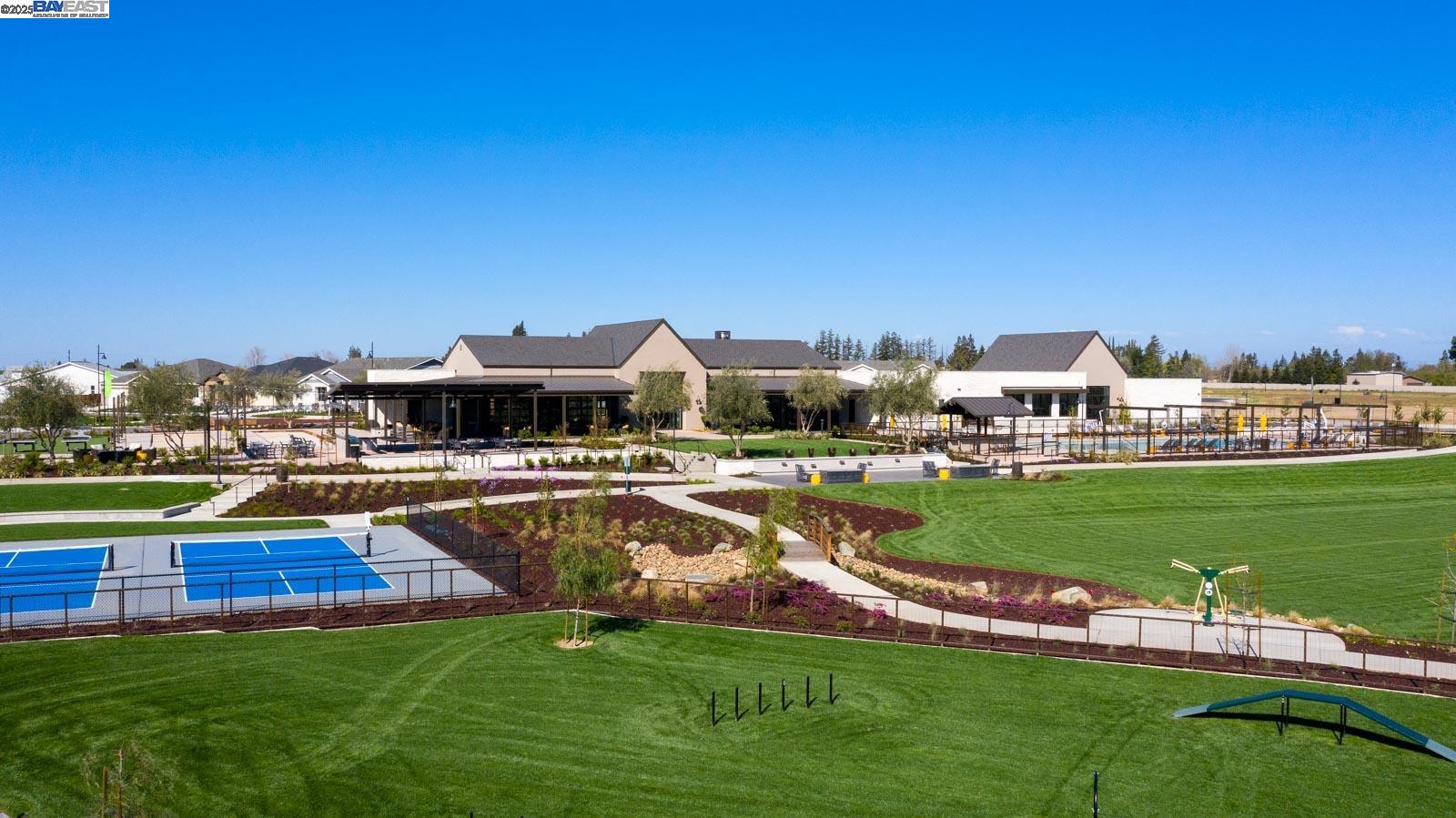 Detail Gallery Image 37 of 38 For 1049 Heathridge Street, Manteca,  CA 95336 - 2 Beds | 2 Baths