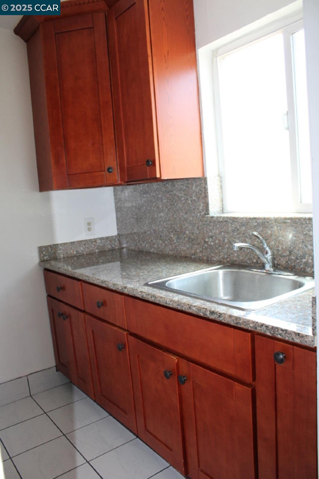 Detail Gallery Image 6 of 18 For 4212 Nevin, Richmond,  CA 94805 - 1 Beds | 1 Baths