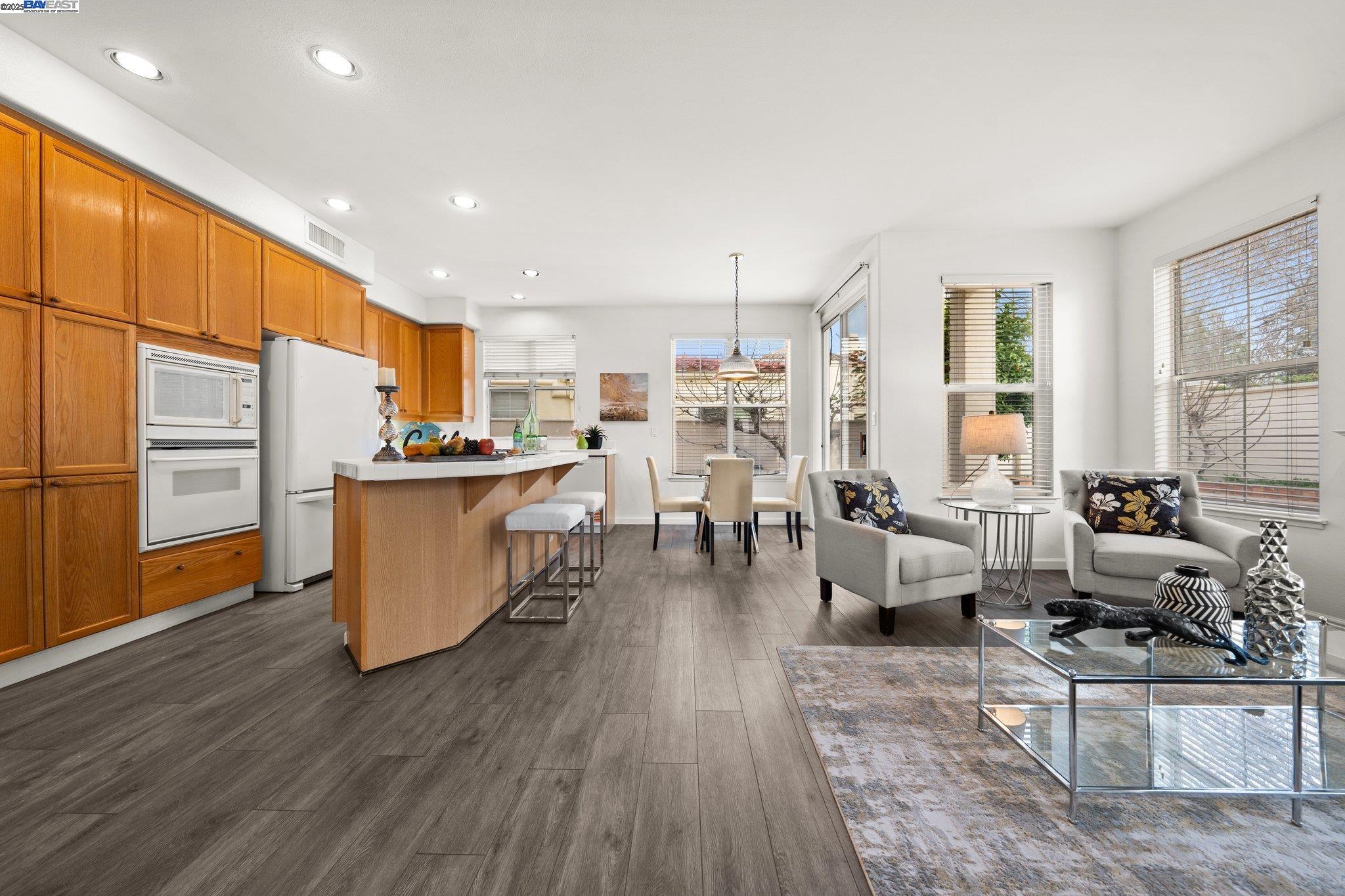 Detail Gallery Image 15 of 53 For 4380 Diavila Avenue, Pleasanton,  CA 94588 - 3 Beds | 2/1 Baths