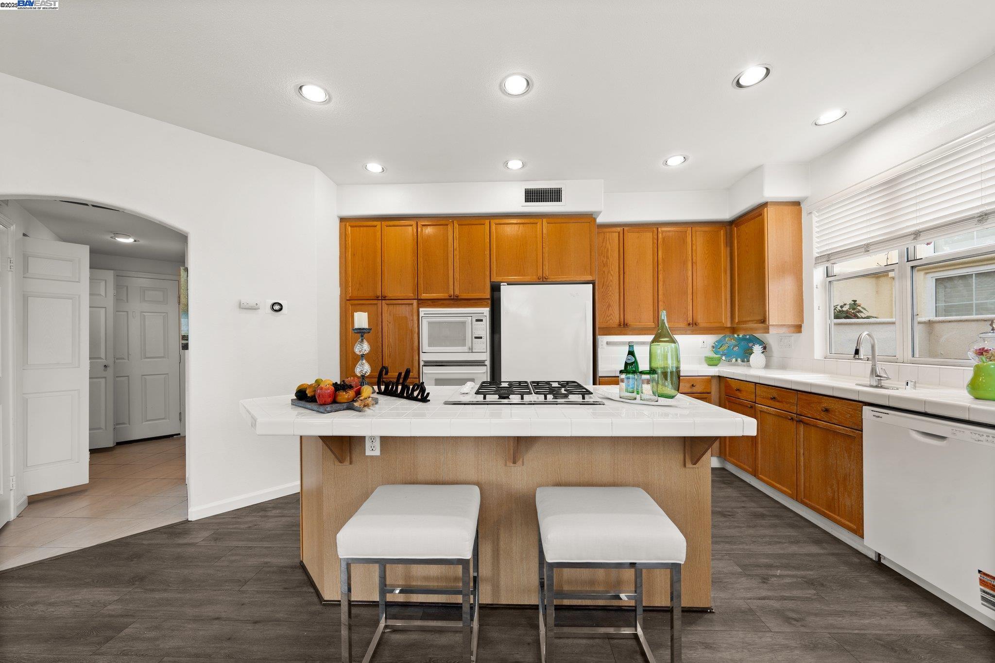 Detail Gallery Image 17 of 53 For 4380 Diavila Avenue, Pleasanton,  CA 94588 - 3 Beds | 2/1 Baths
