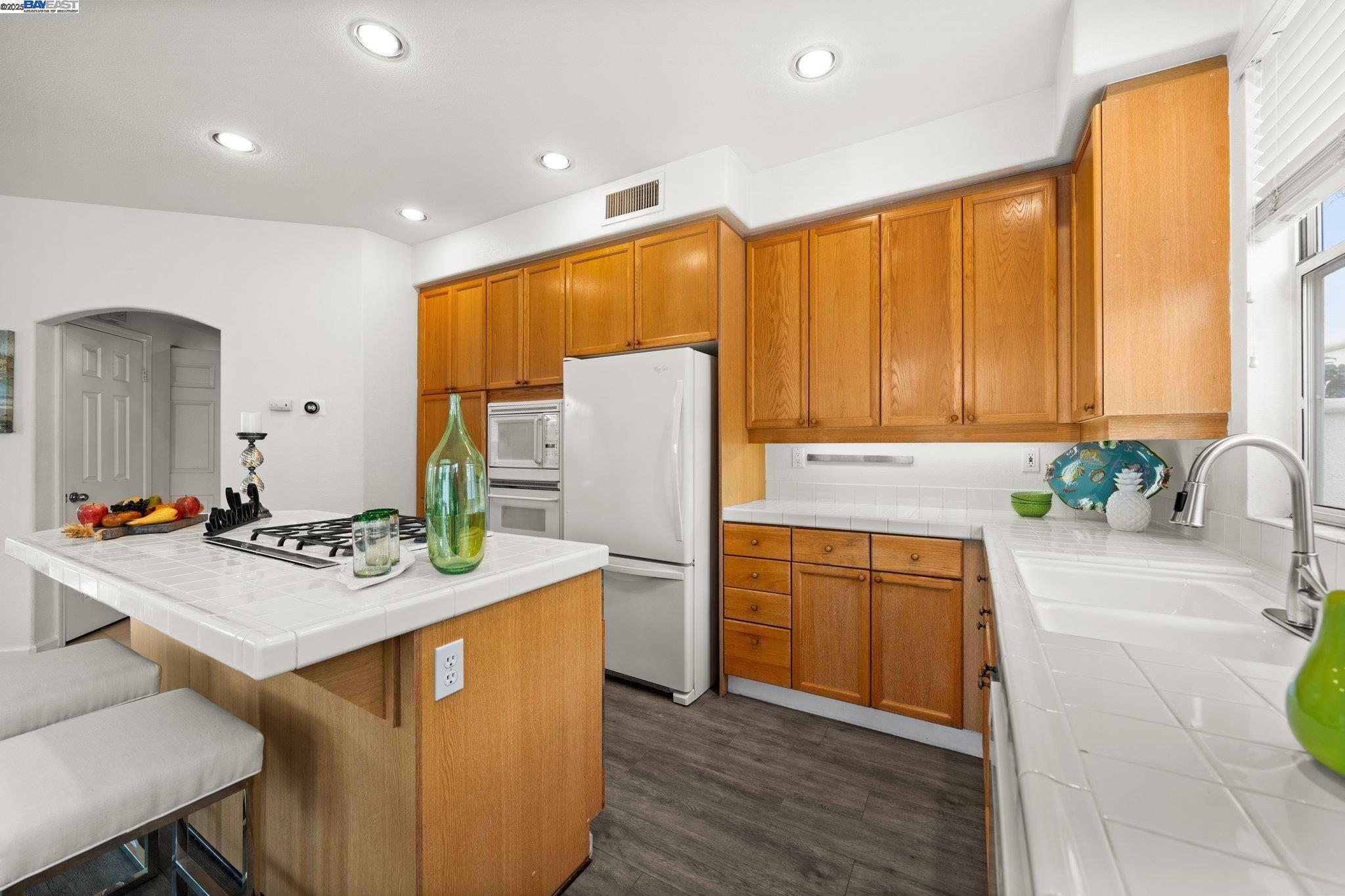 Detail Gallery Image 19 of 53 For 4380 Diavila Avenue, Pleasanton,  CA 94588 - 3 Beds | 2/1 Baths