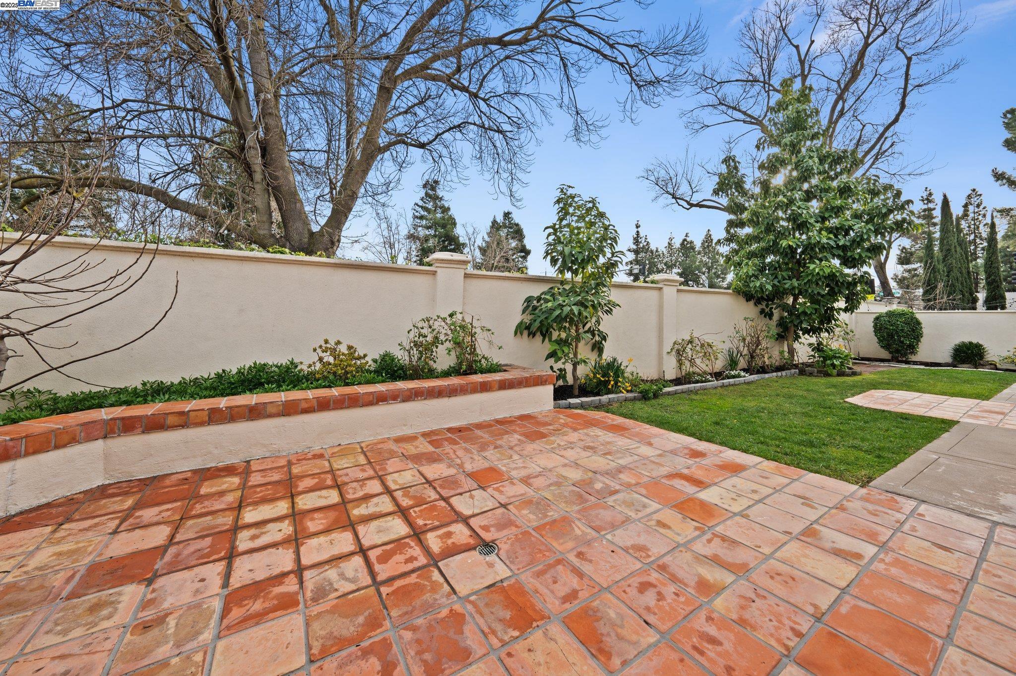 Detail Gallery Image 40 of 53 For 4380 Diavila Avenue, Pleasanton,  CA 94588 - 3 Beds | 2/1 Baths
