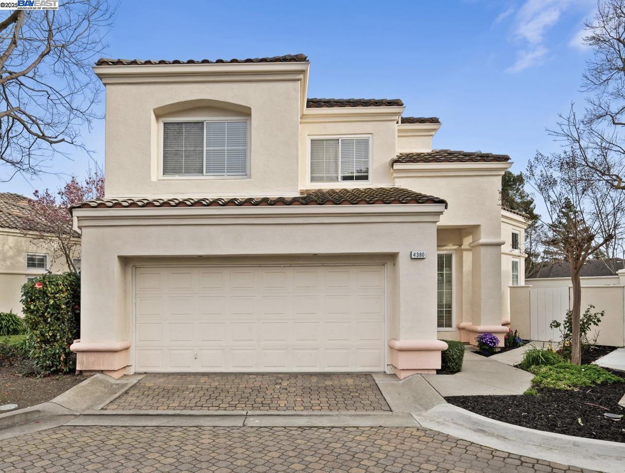 Detail Gallery Image 5 of 53 For 4380 Diavila Avenue, Pleasanton,  CA 94588 - 3 Beds | 2/1 Baths