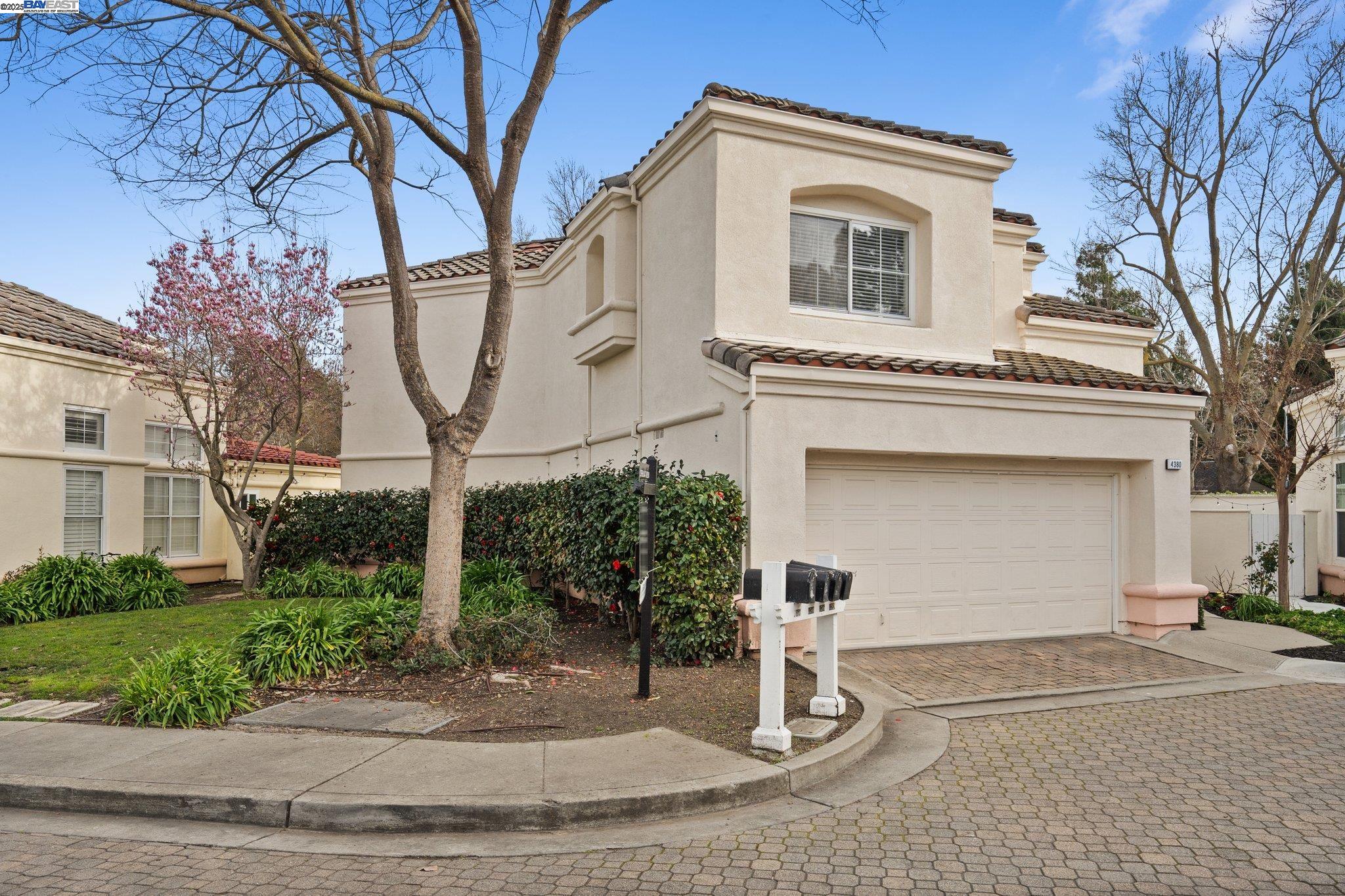 Detail Gallery Image 6 of 53 For 4380 Diavila Avenue, Pleasanton,  CA 94588 - 3 Beds | 2/1 Baths