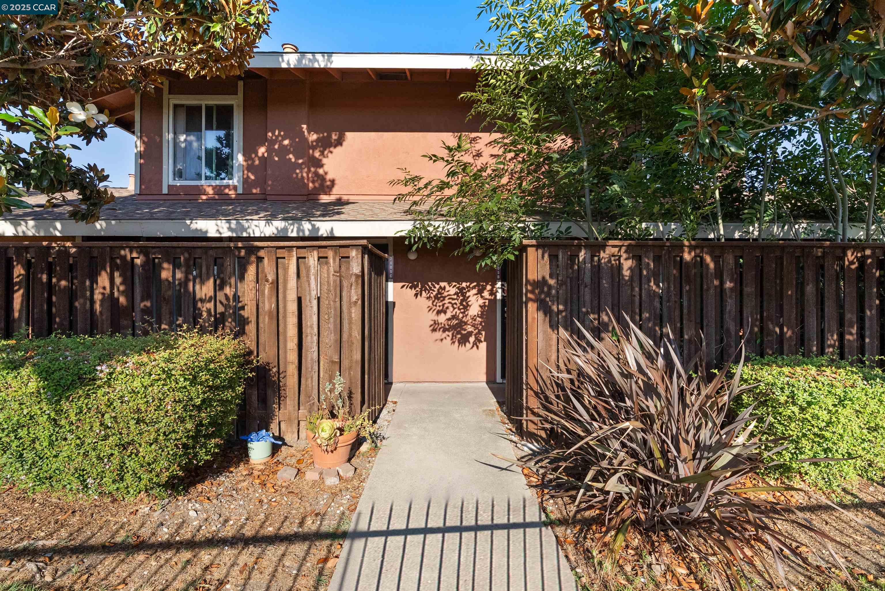 Photo #2: 41102546 Listing 