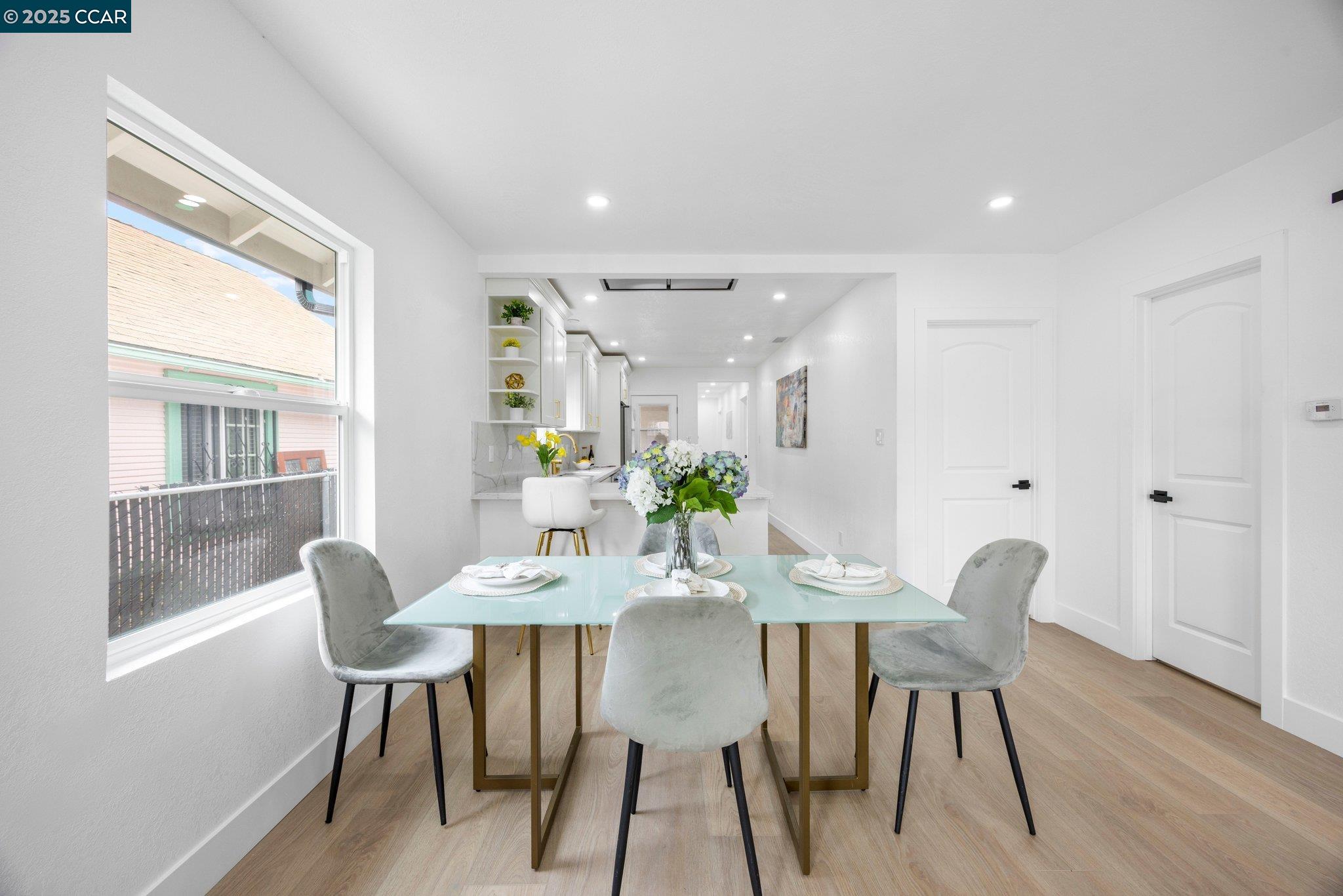 Detail Gallery Image 12 of 51 For 2133 39th Ave, Oakland,  CA 94601 - 3 Beds | 2 Baths