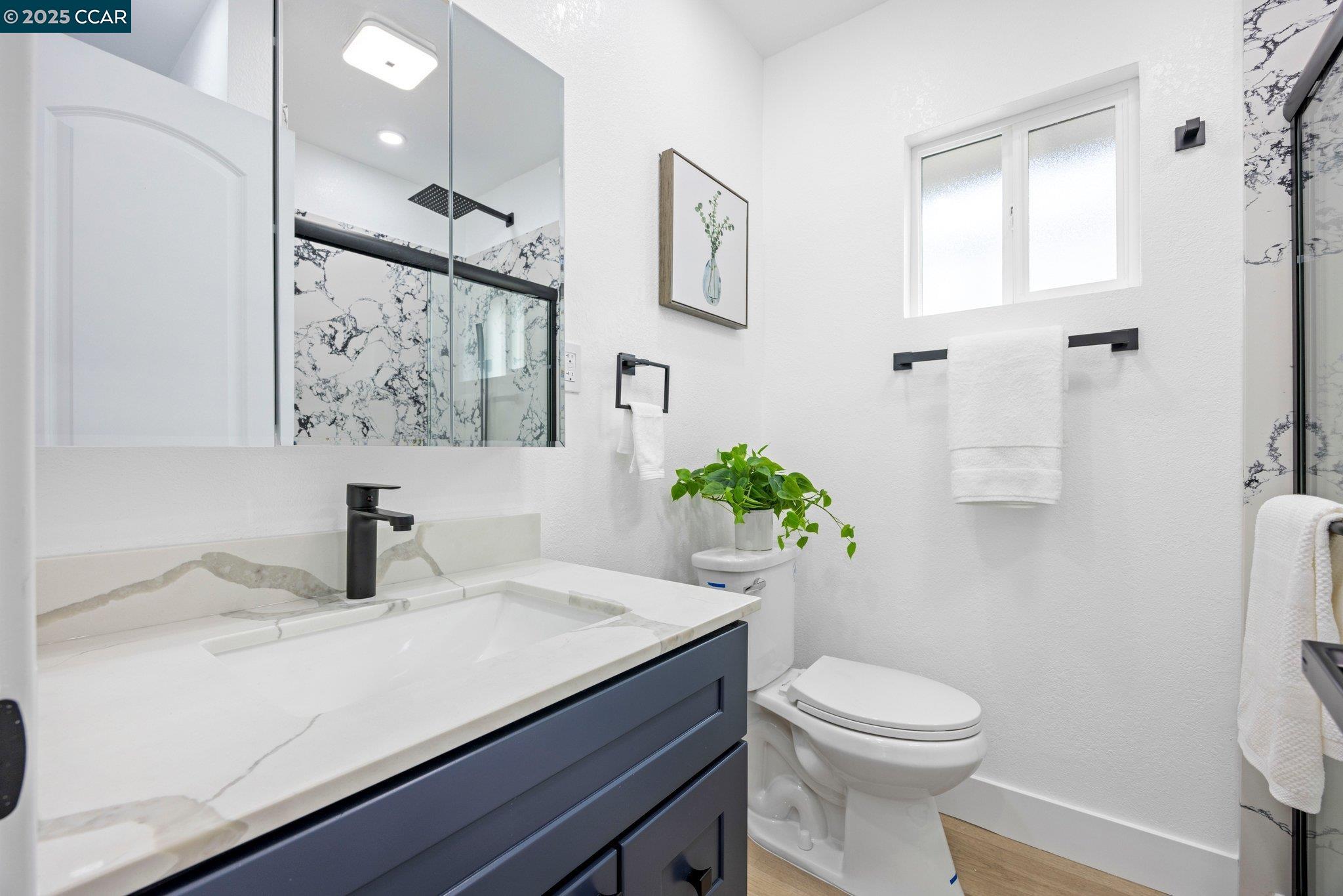 Detail Gallery Image 18 of 51 For 2133 39th Ave, Oakland,  CA 94601 - 3 Beds | 2 Baths