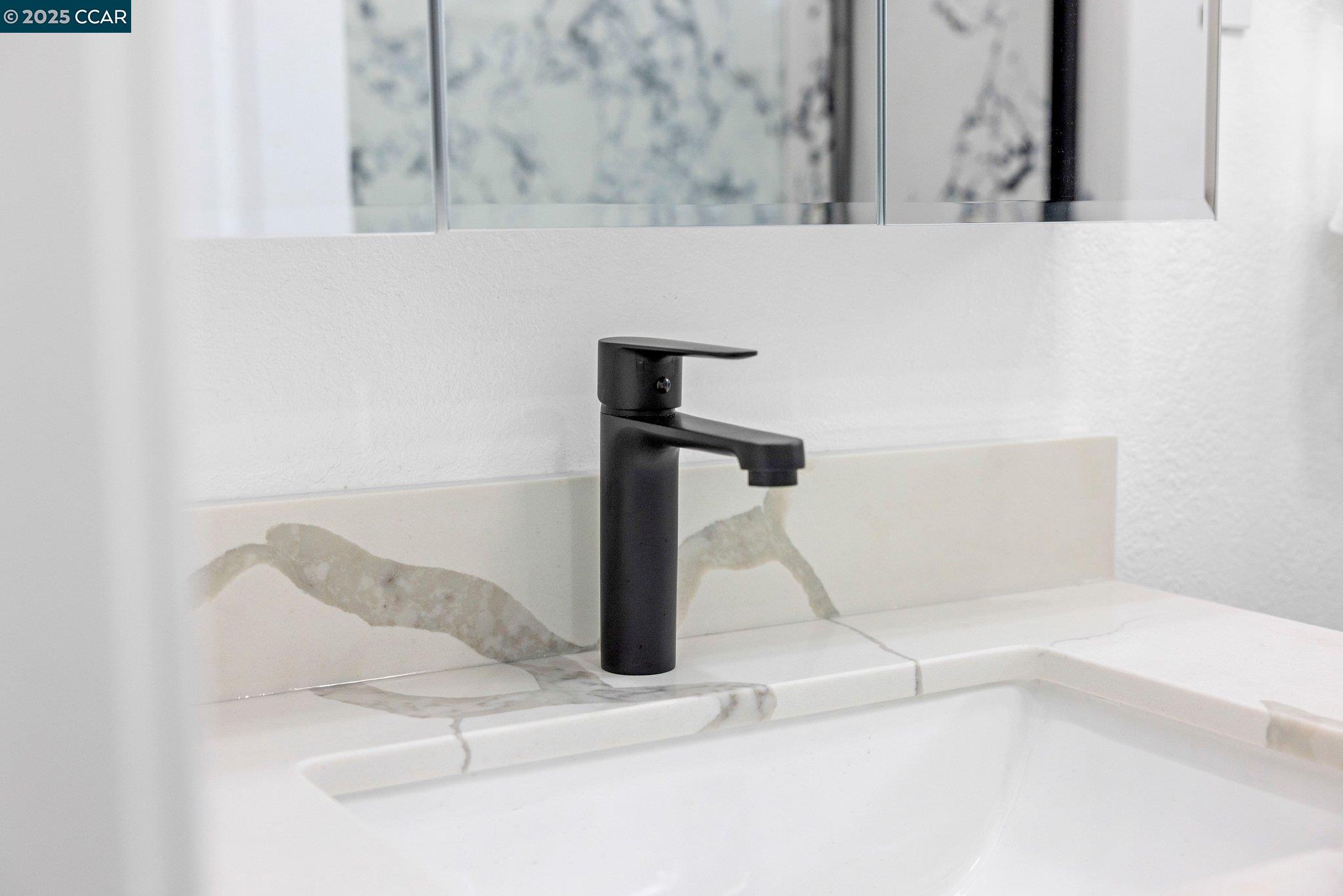 Detail Gallery Image 33 of 51 For 2133 39th Ave, Oakland,  CA 94601 - 3 Beds | 2 Baths
