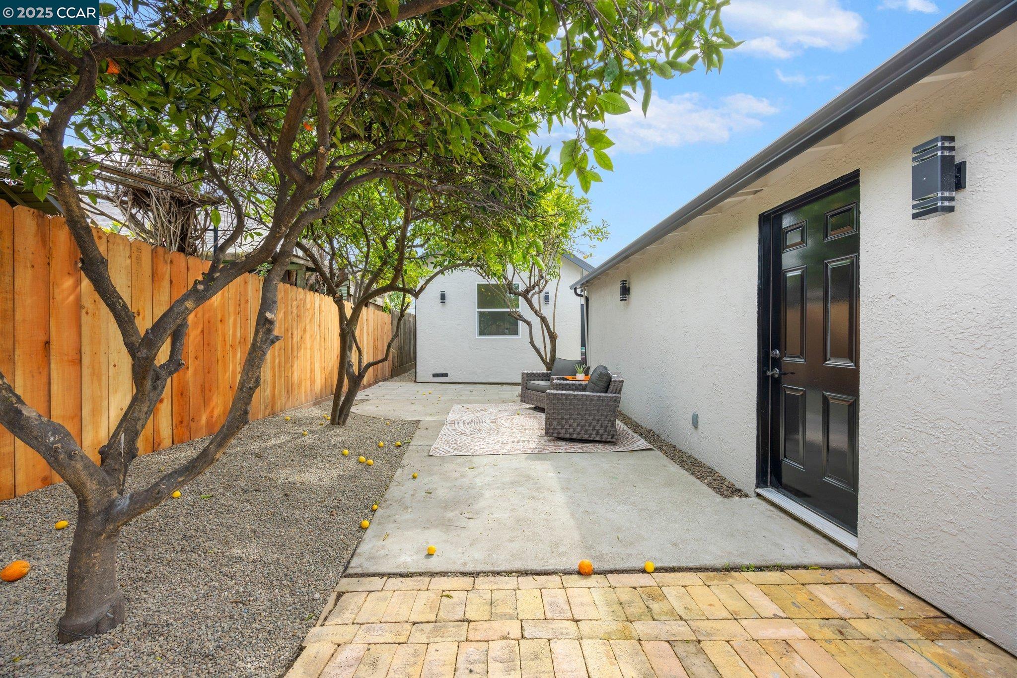 Detail Gallery Image 38 of 51 For 2133 39th Ave, Oakland,  CA 94601 - 3 Beds | 2 Baths