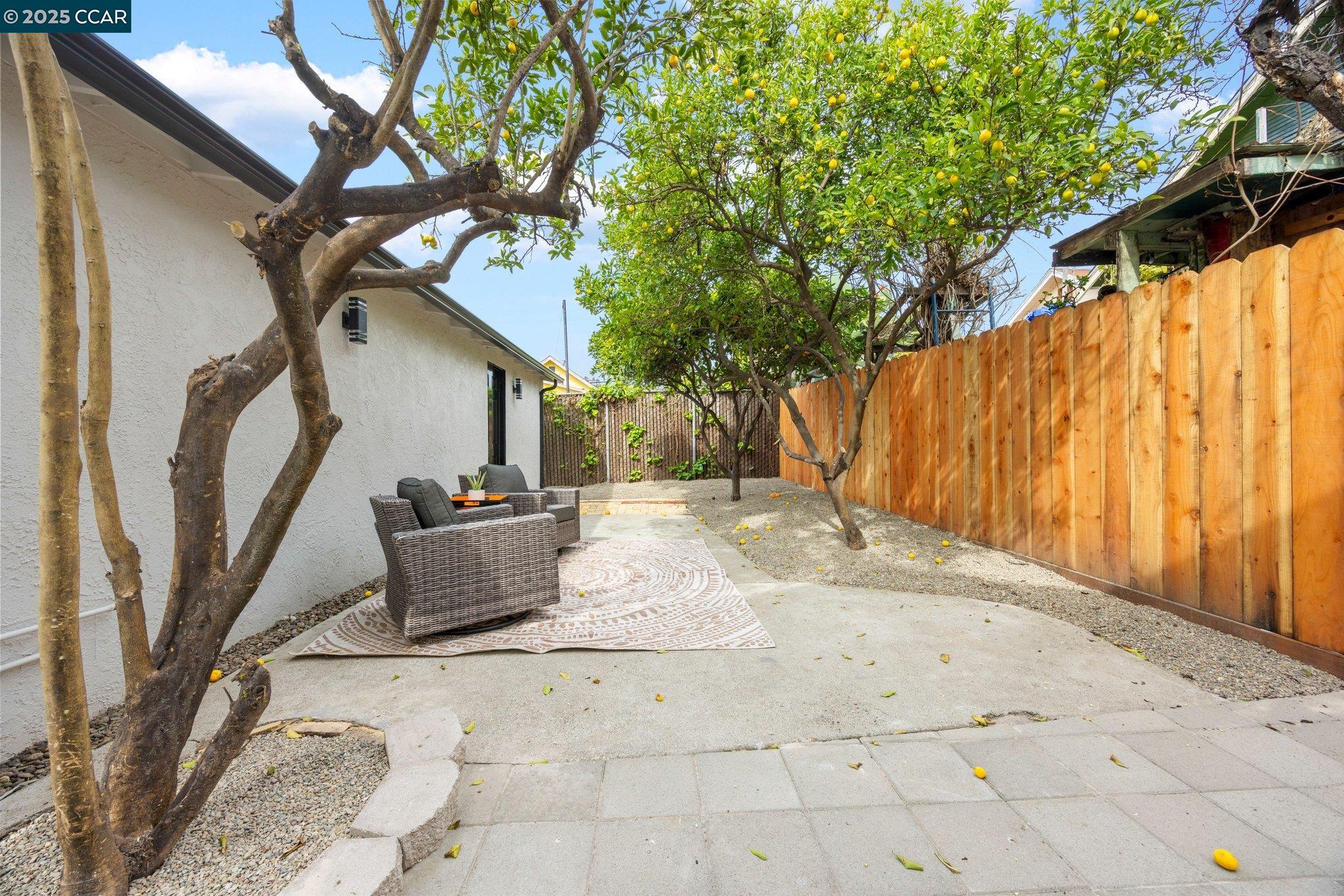 Detail Gallery Image 39 of 51 For 2133 39th Ave, Oakland,  CA 94601 - 3 Beds | 2 Baths