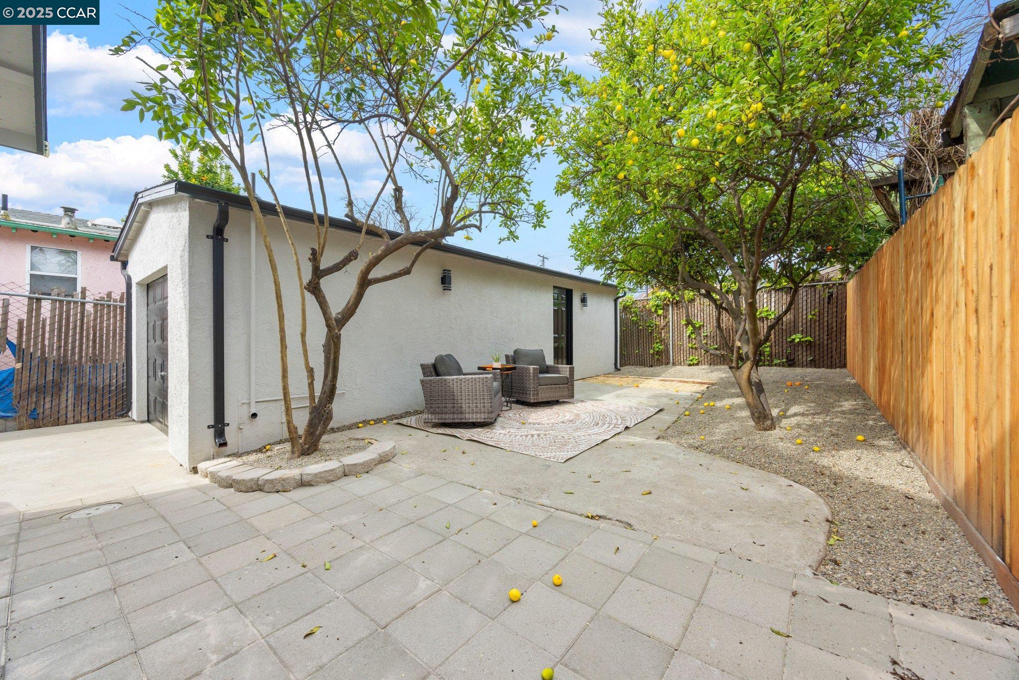 Detail Gallery Image 40 of 51 For 2133 39th Ave, Oakland,  CA 94601 - 3 Beds | 2 Baths