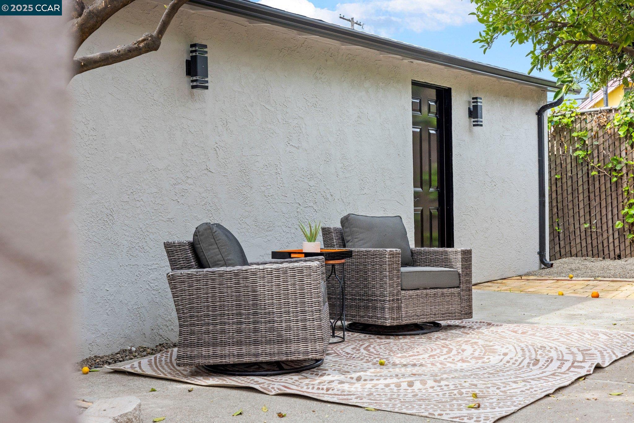 Detail Gallery Image 41 of 51 For 2133 39th Ave, Oakland,  CA 94601 - 3 Beds | 2 Baths
