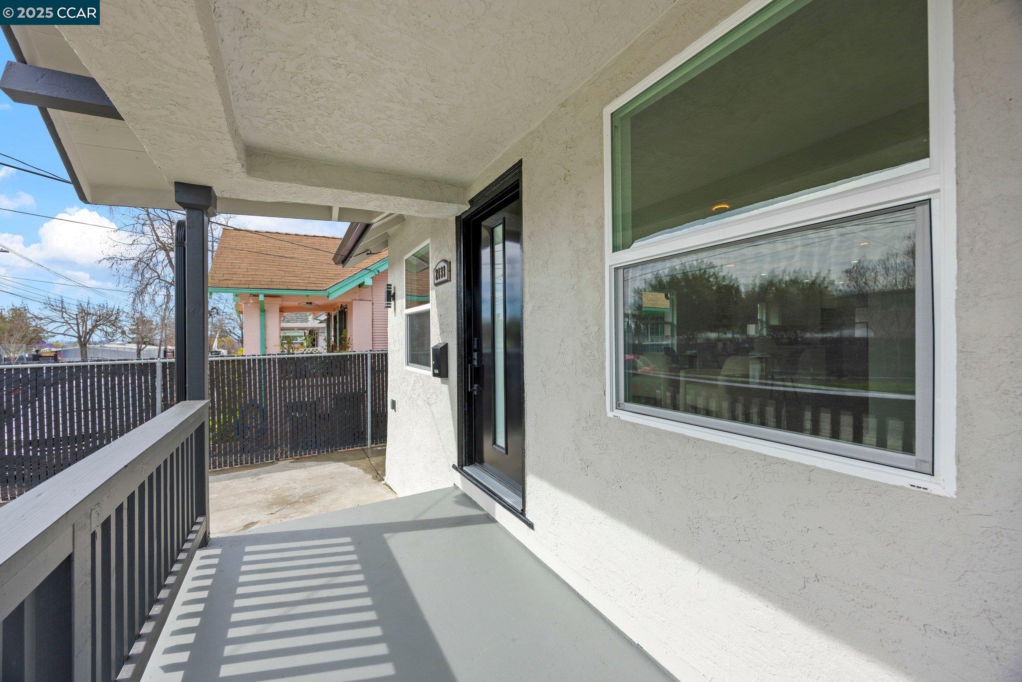 Detail Gallery Image 6 of 51 For 2133 39th Ave, Oakland,  CA 94601 - 3 Beds | 2 Baths