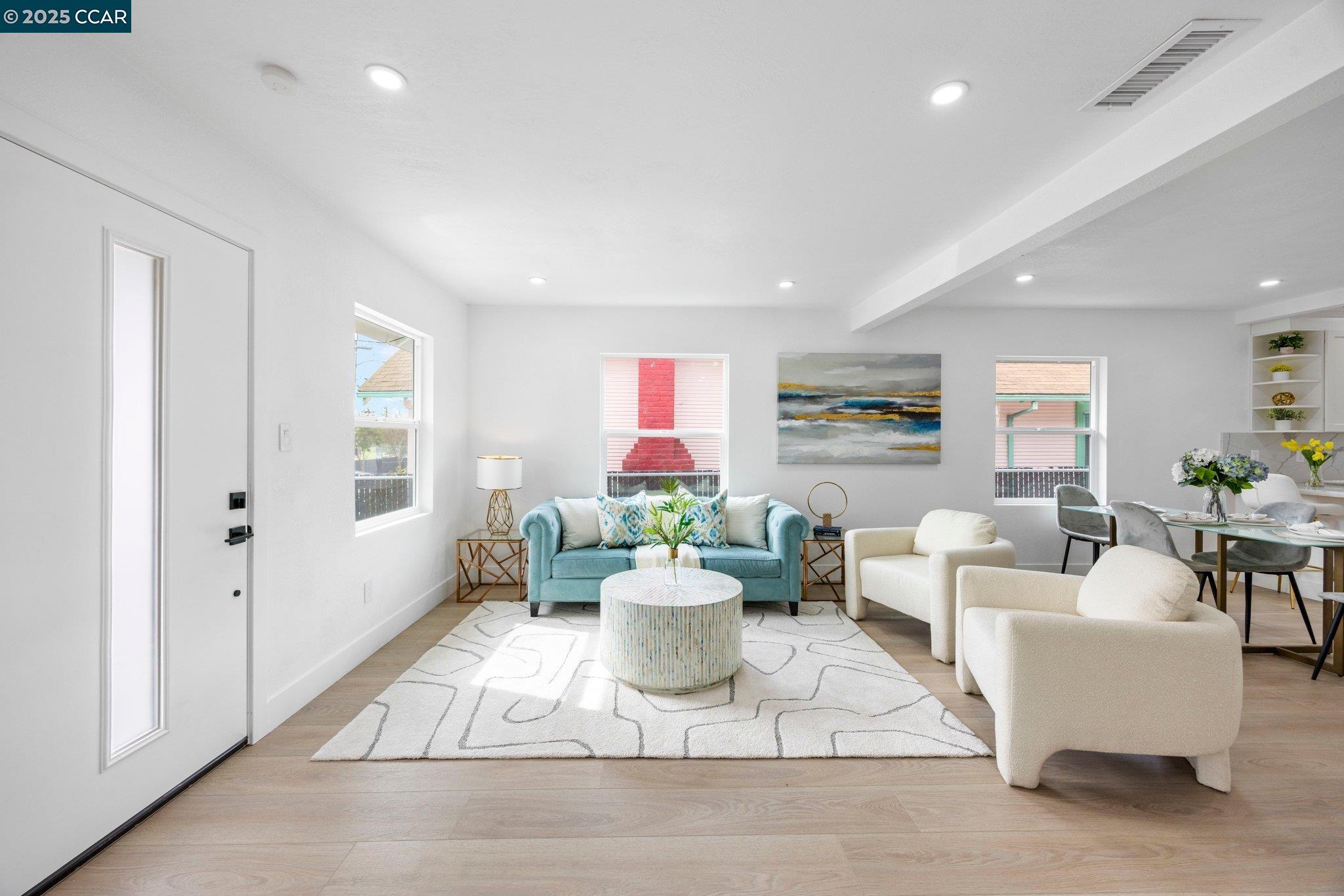 Detail Gallery Image 7 of 51 For 2133 39th Ave, Oakland,  CA 94601 - 3 Beds | 2 Baths