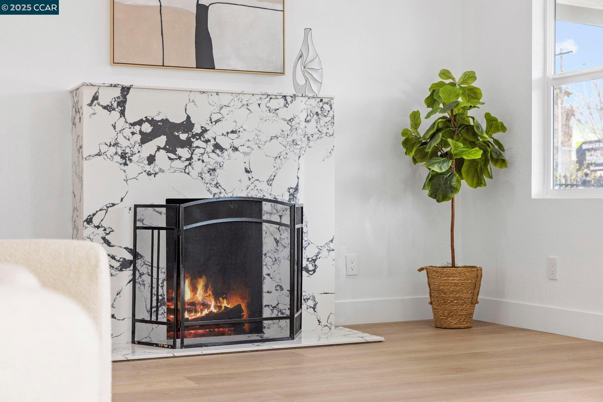 Detail Gallery Image 9 of 51 For 2133 39th Ave, Oakland,  CA 94601 - 3 Beds | 2 Baths