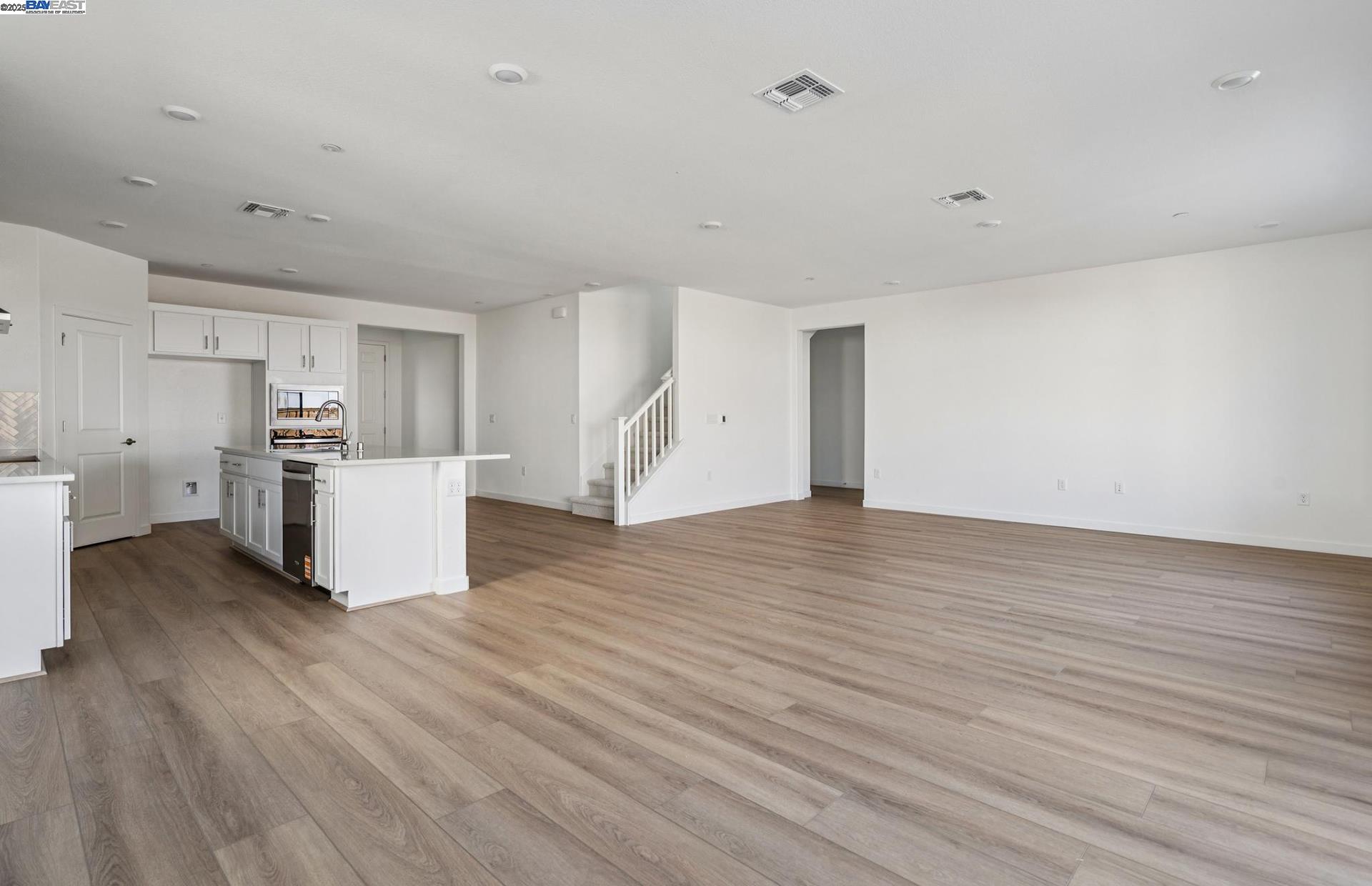 Detail Gallery Image 13 of 40 For 349 E Gobind Blvd, Mountain House,  CA 95391 - 5 Beds | 3/1 Baths